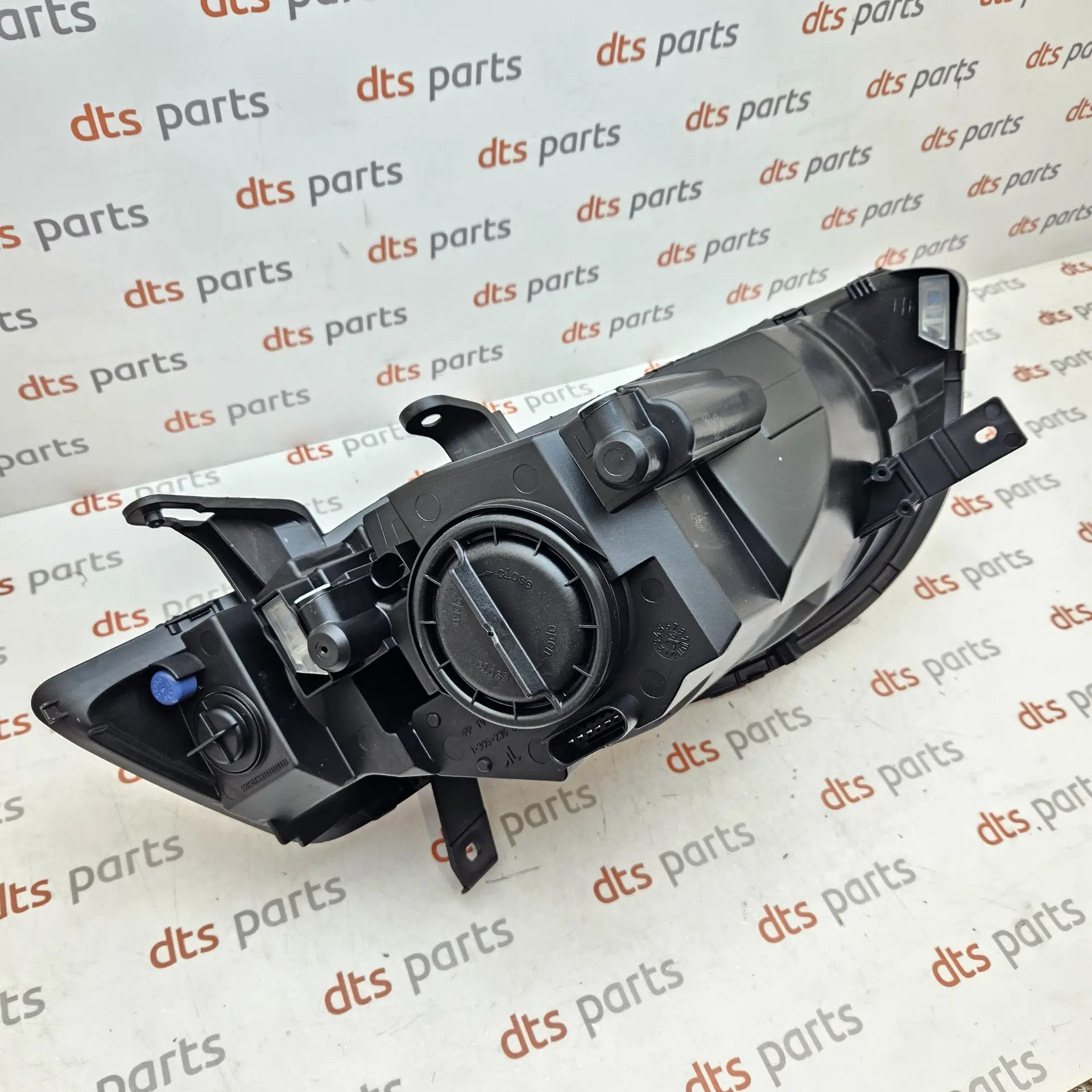 OEM Mitsubishi 8301B179 – Left front HID/Xenon headlight assembly