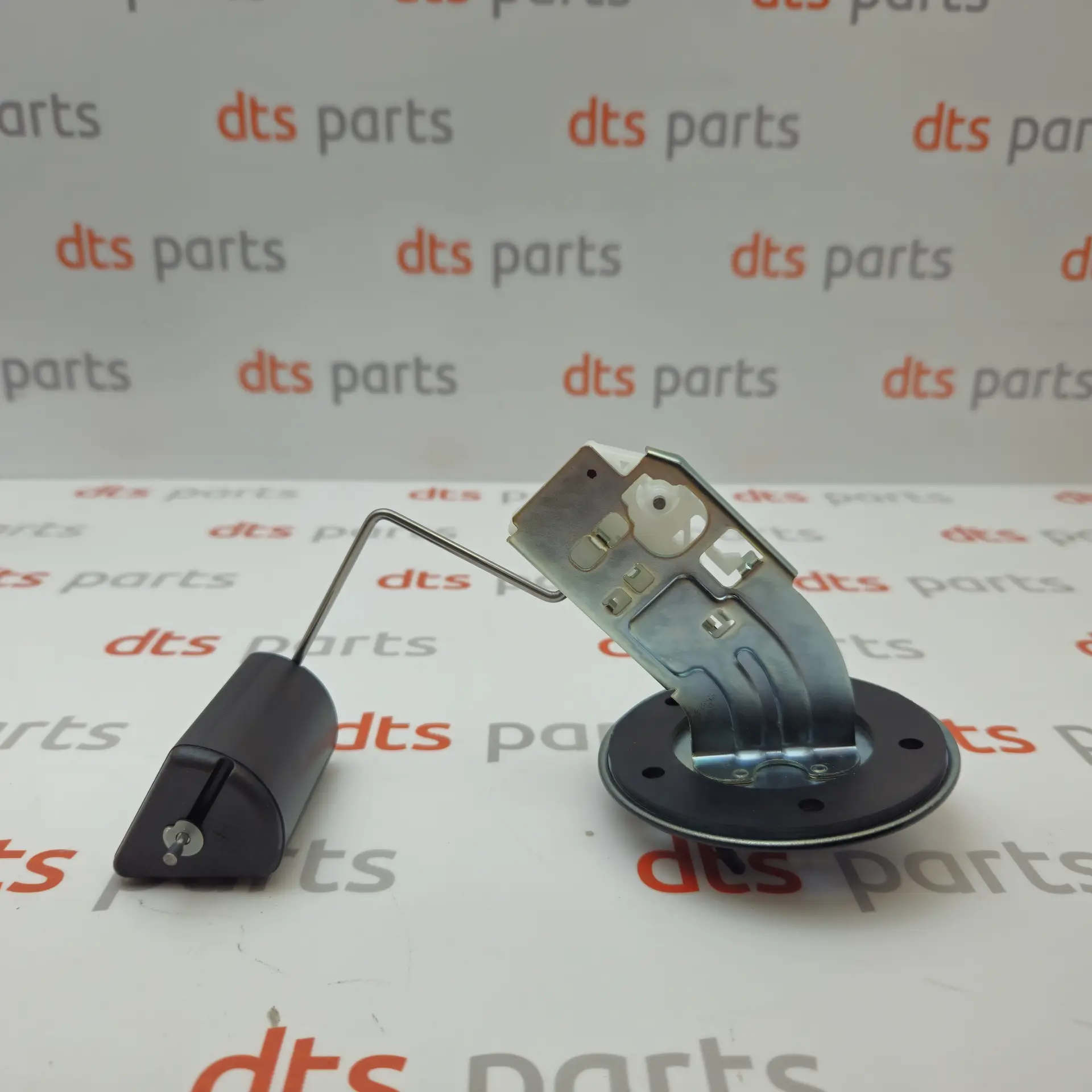 OEM Toyota/Lexus 8332049215 – Fuel level sensor