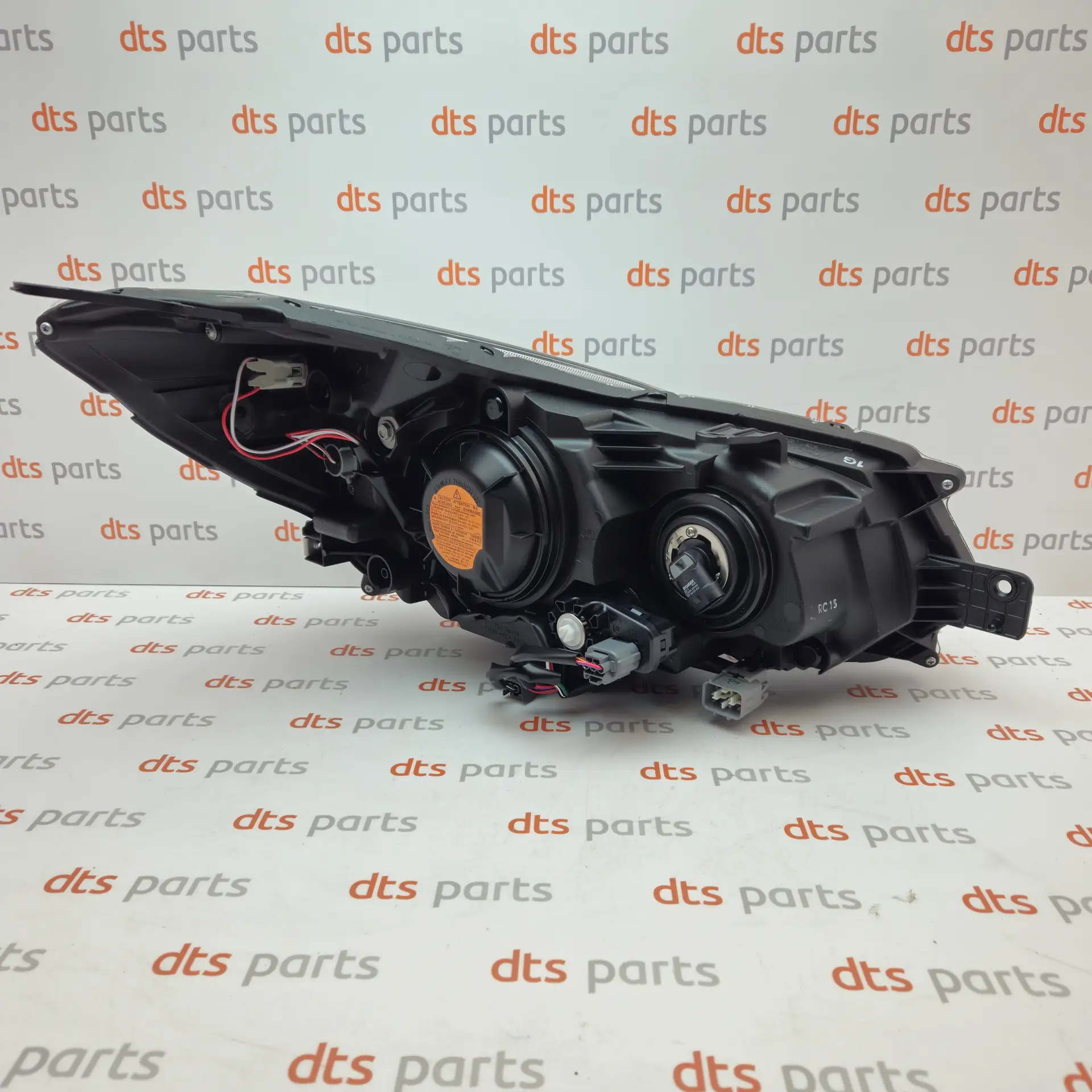 OEM Subaru 84001FJ131 – Front left headlight