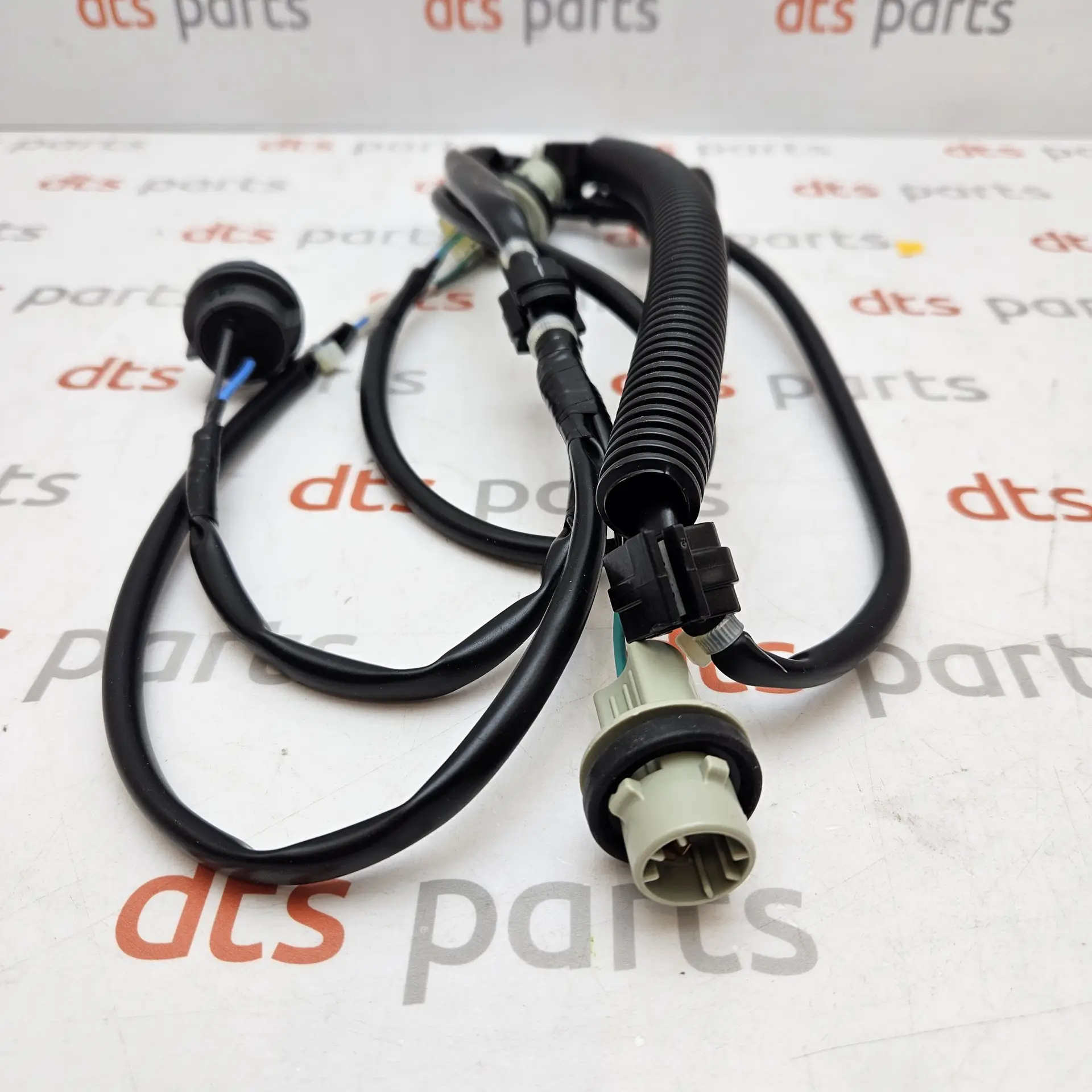 OEM Subaru 84931CA031 – Socket