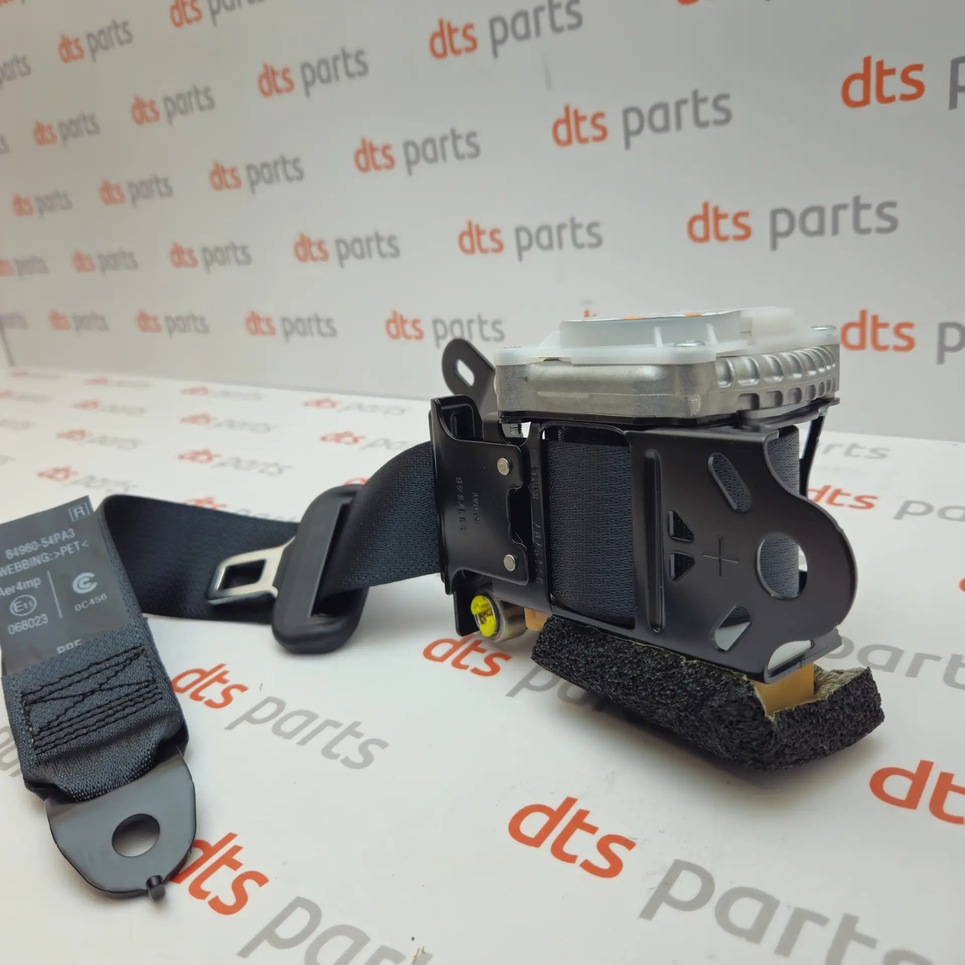 OEM Suzuki 8496054PA35PK – Rear right safety belt