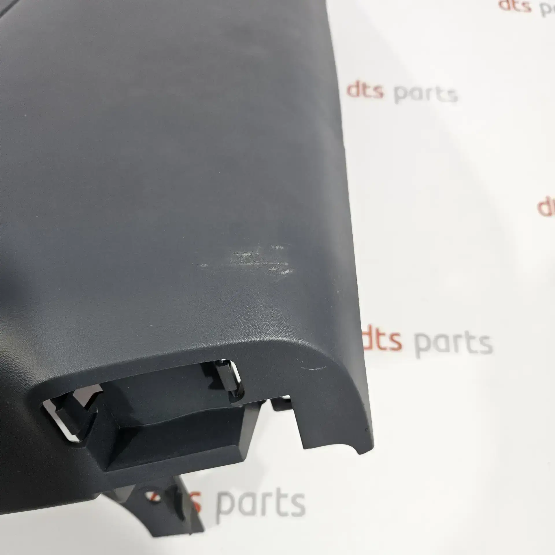 OEM Renault 850165722R – Rear right bumper corner