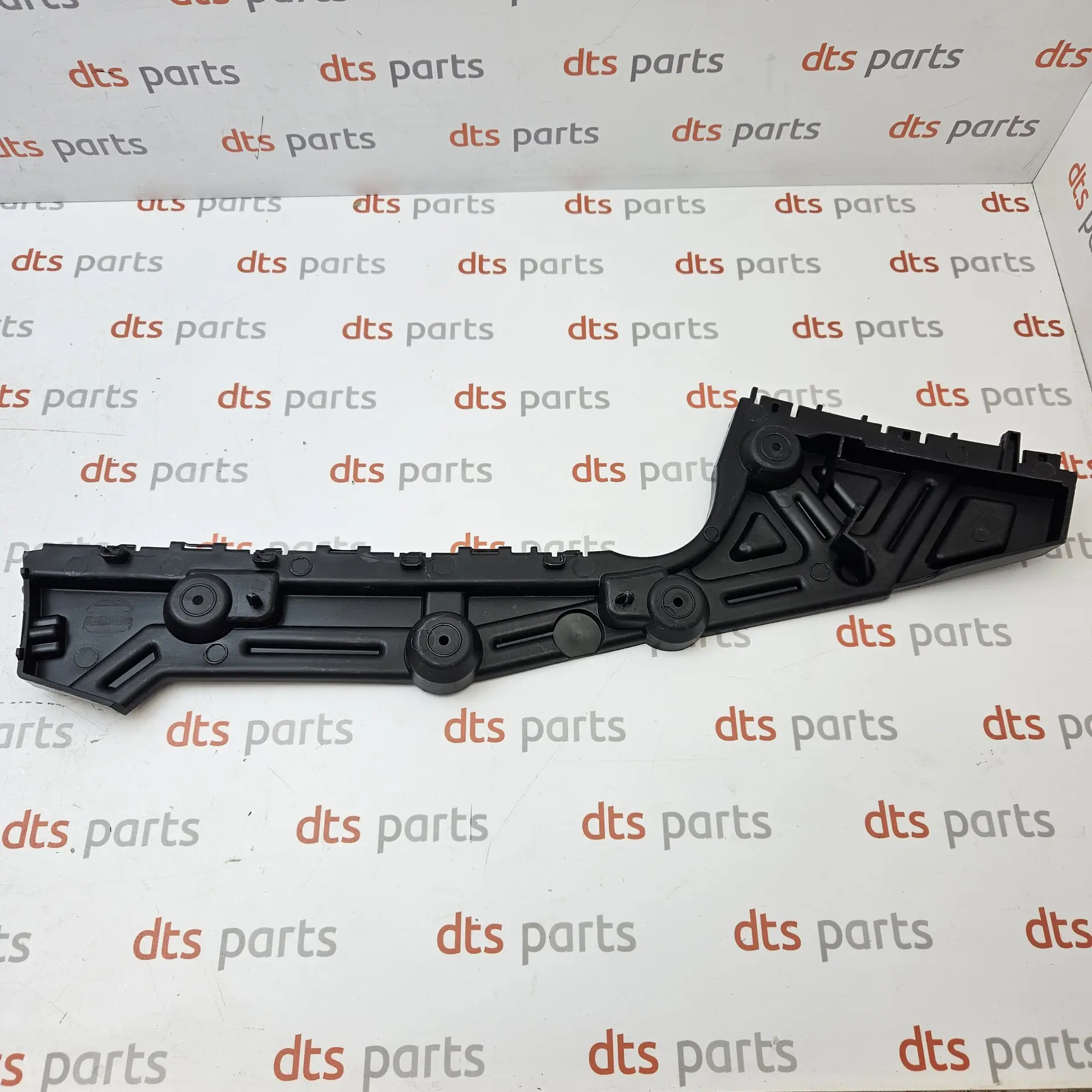 OEM Renault 850407430R – Rear bumper mounting bracket retainer left-hand side