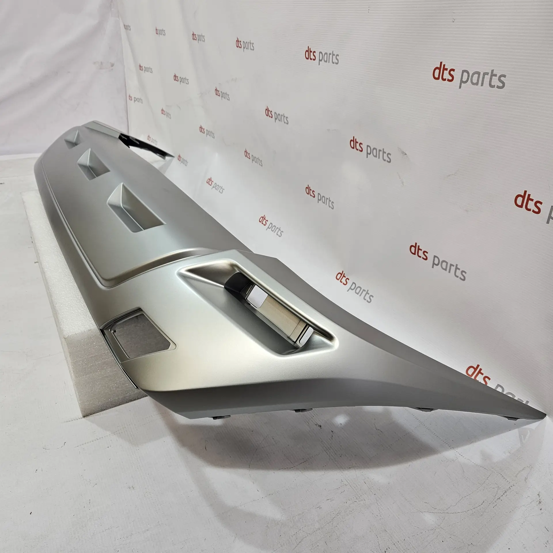 OEM Nissan 850846RN0E – Rear bumper
