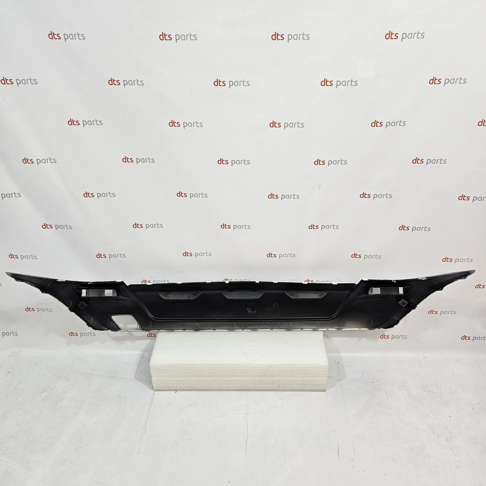 OEM Nissan 850846RN0E – Rear bumper