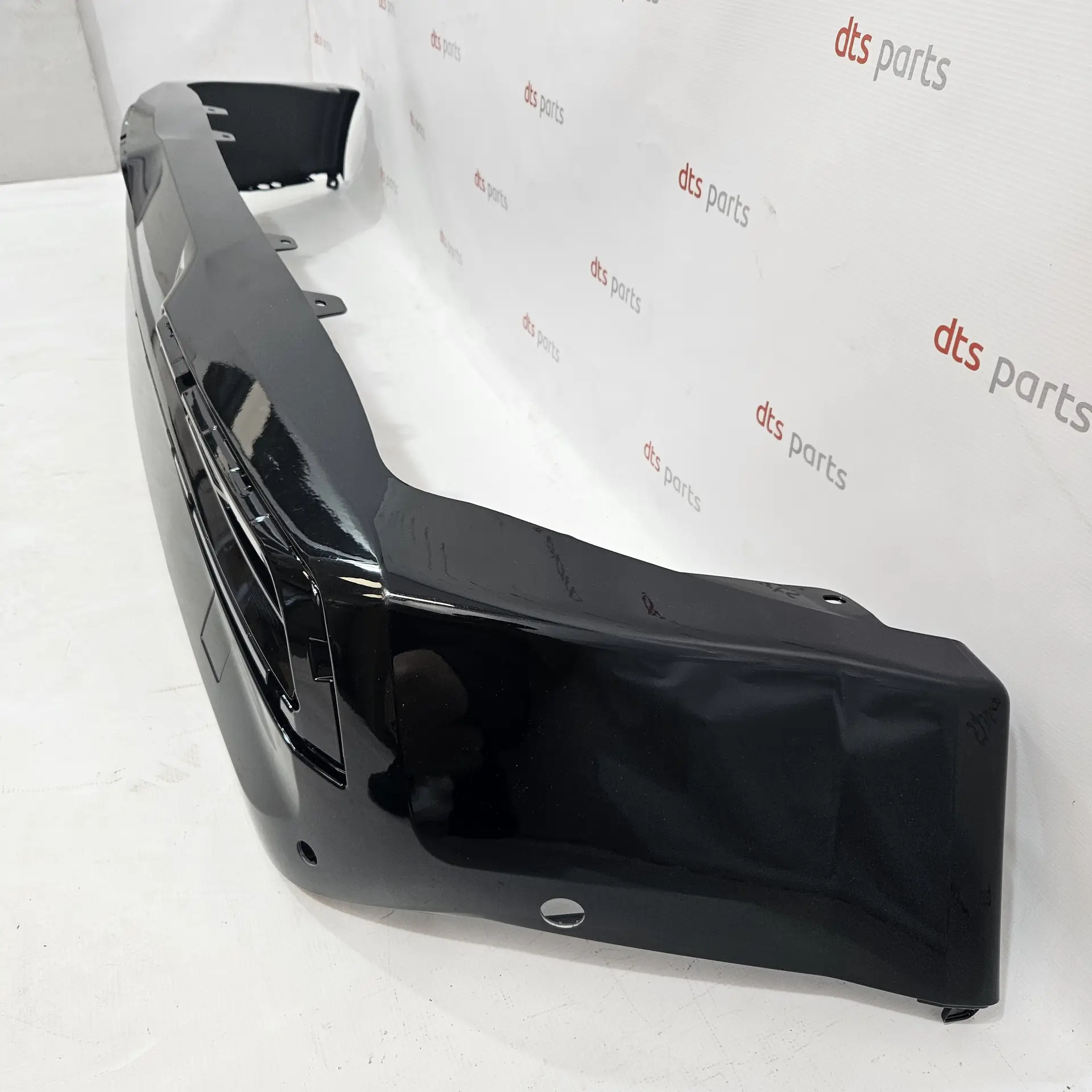 OEM Nissan 850B0HN21E – Rear lower bumper fascia