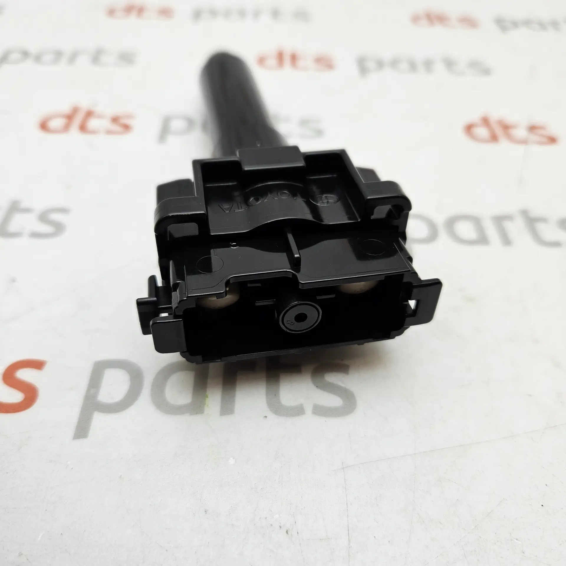 OEM Toyota 8520742070 – Right headlight washer actuator