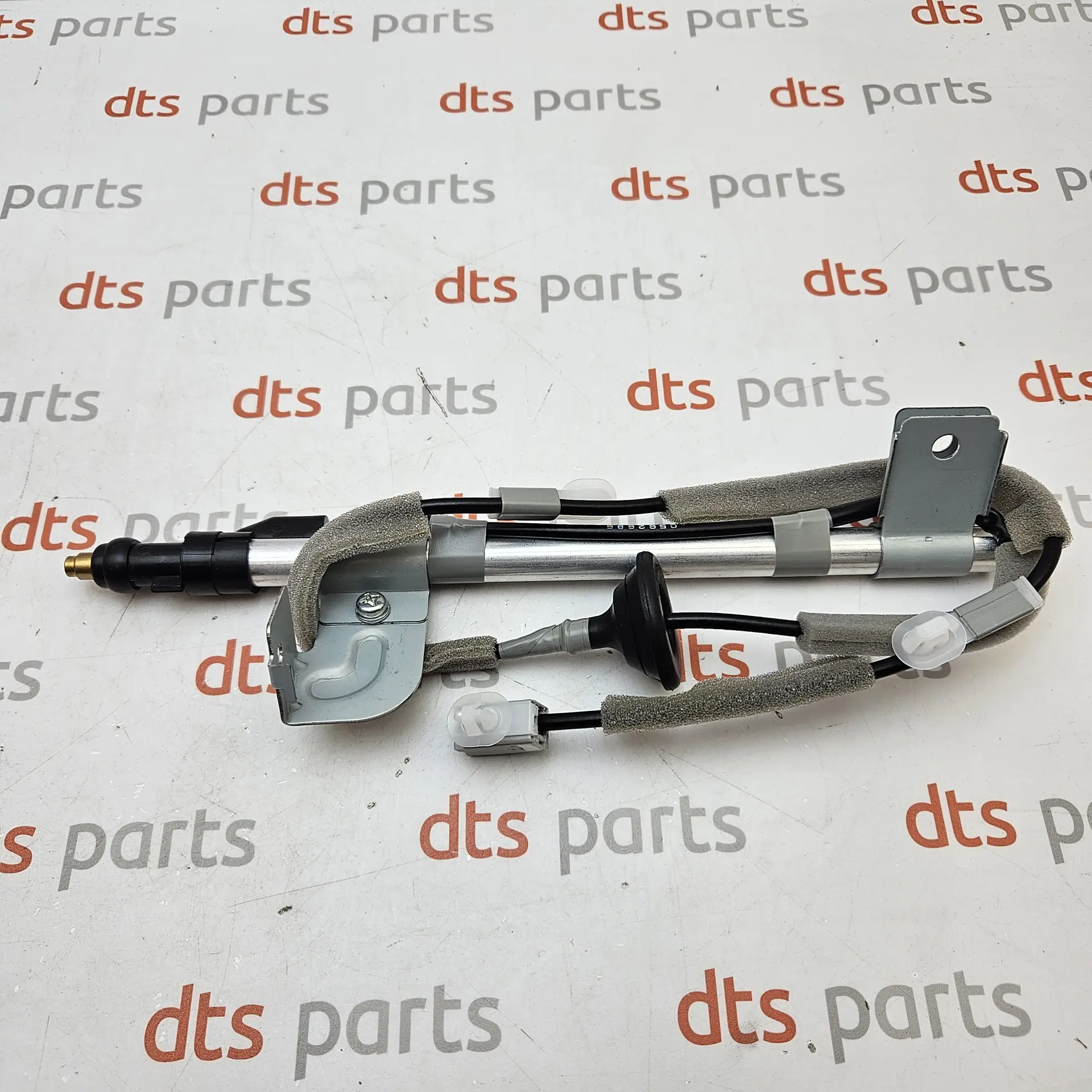 OEM Toyota 8630035190 – Radio Antenna Base Assembly with Holder