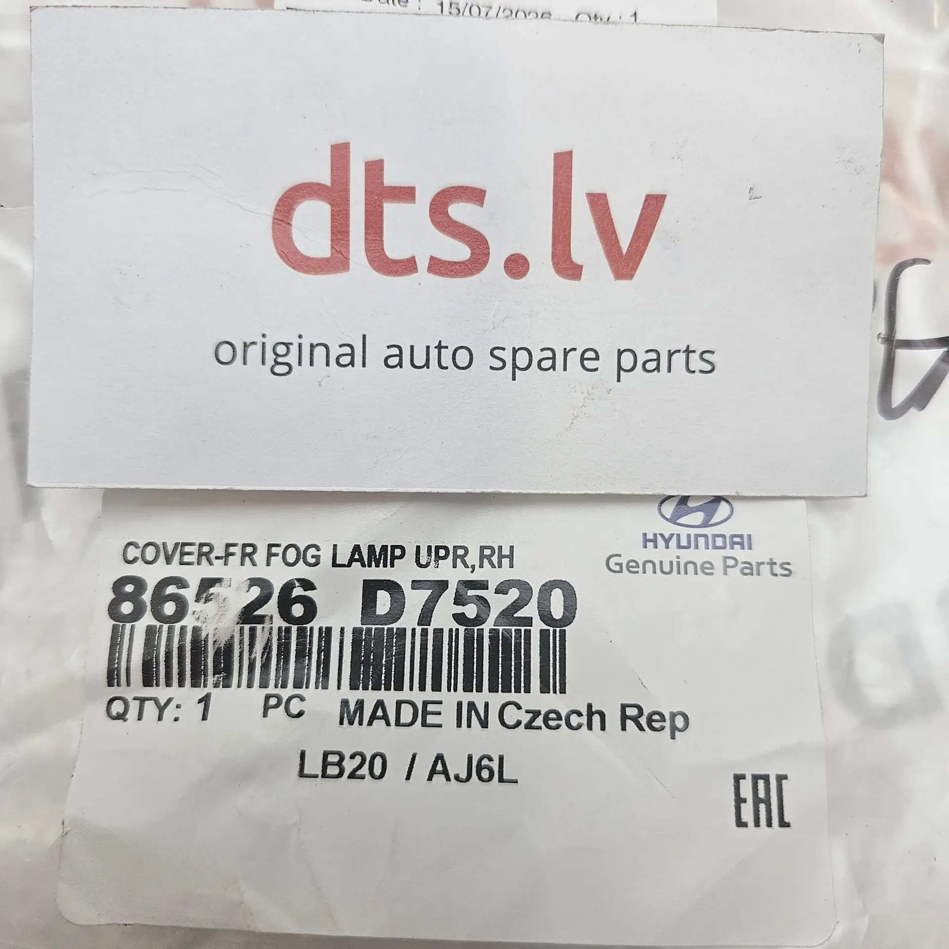 OEM Hyundai 86526D7520 – Front right bumper grille bezel