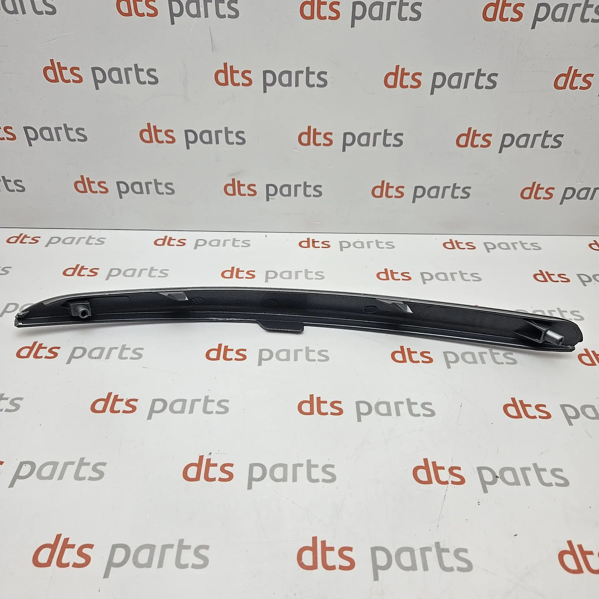 OEM Kia 865823U000 – Front bumper splitter molding