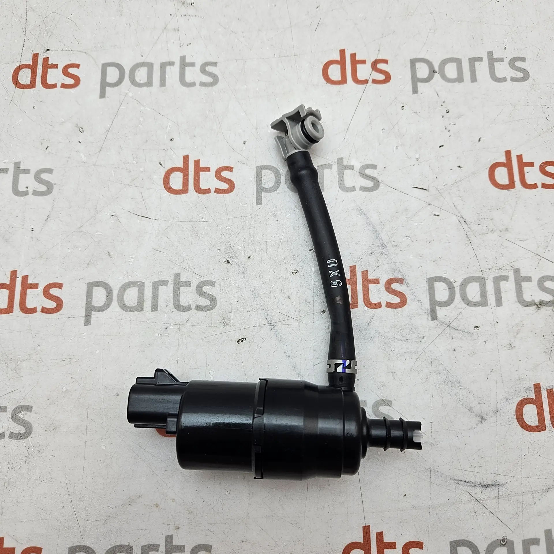 OEM Subaru 86611AN100 – Headlight washer motor and pump assembly