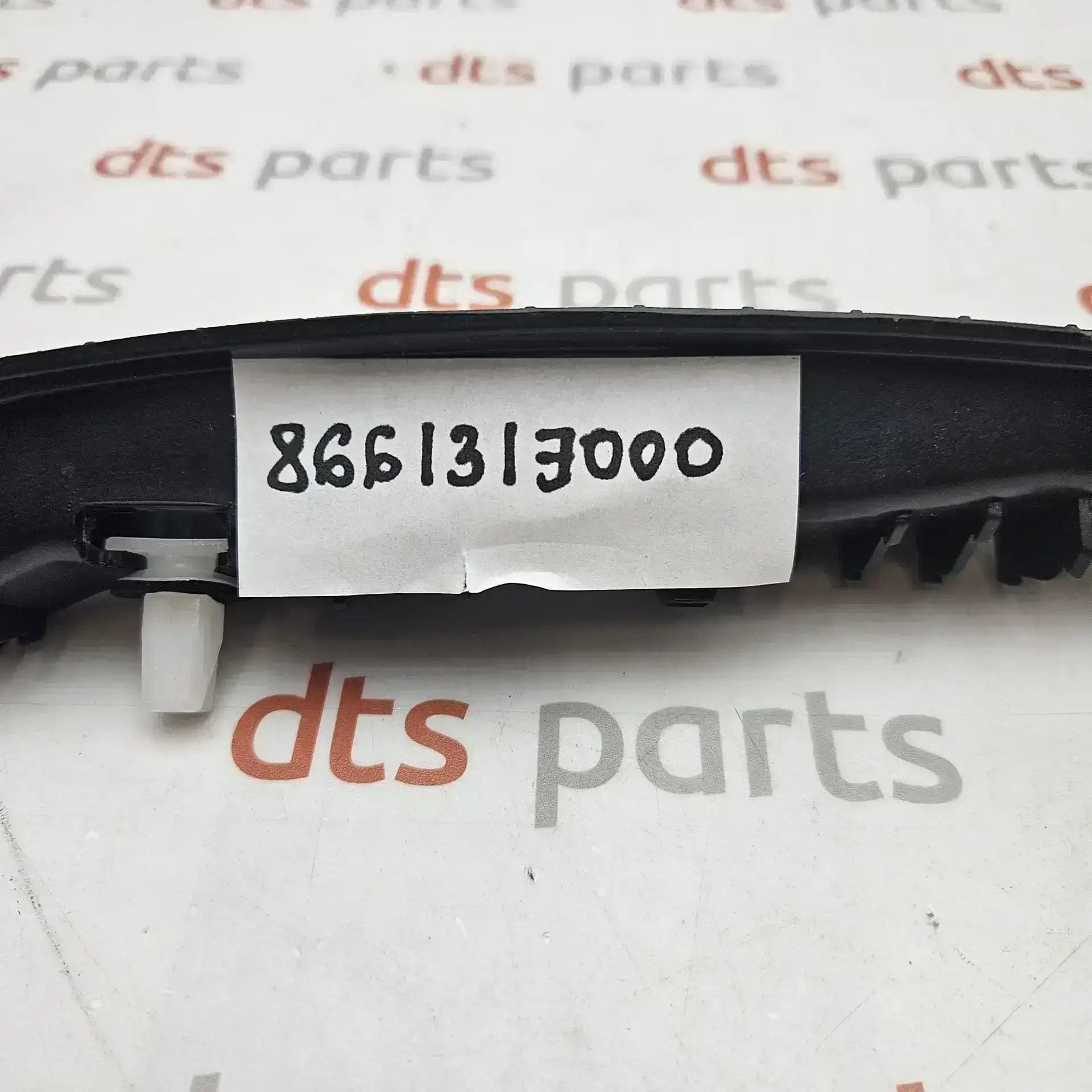 OEM Hyundai 866131J000 – Left bumper side bracket