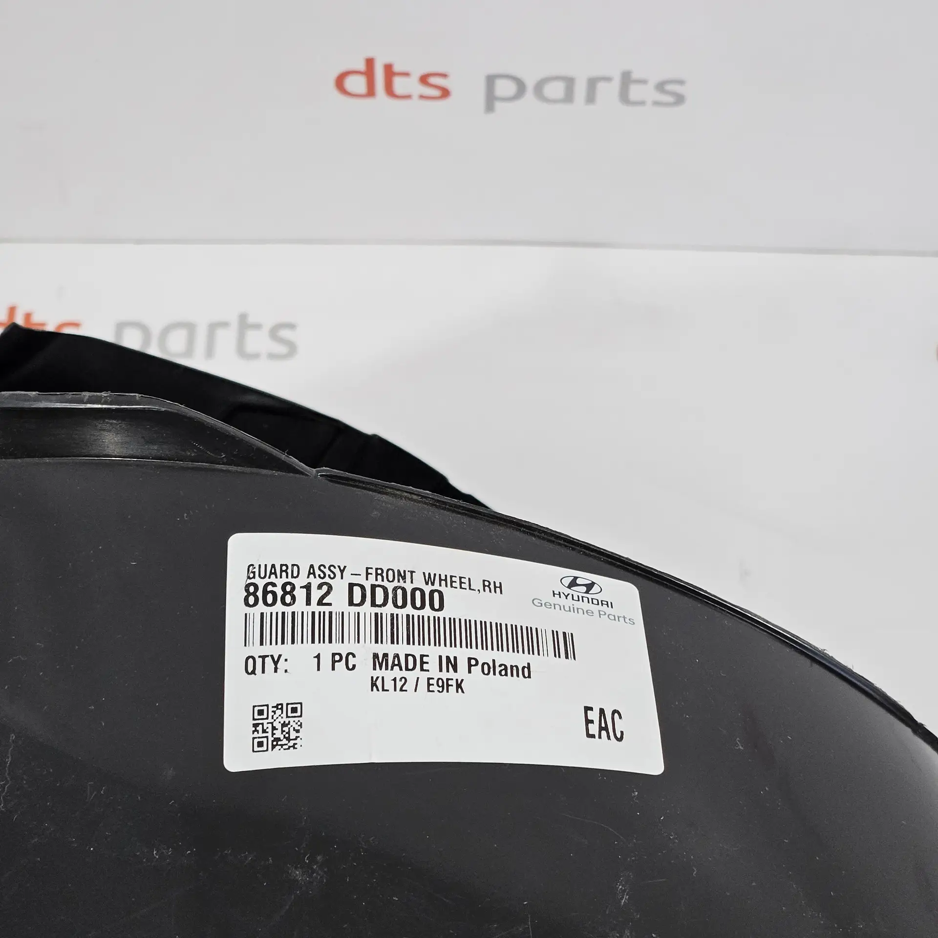 OEM Hyundai 86812DD000 – Front Right Wheel Arch Liner / Fender Splash Shield