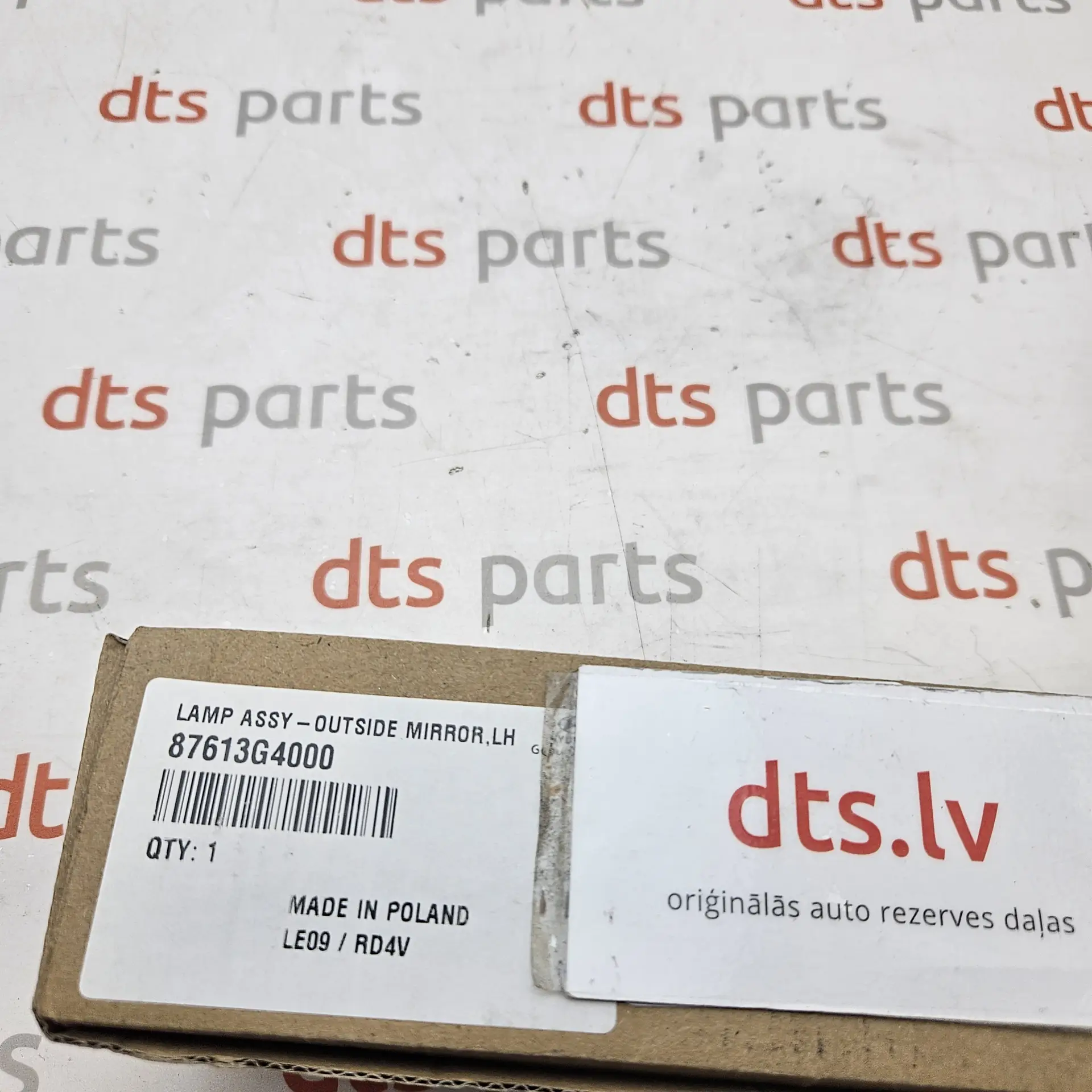 OEM Hyundai 87613G4000 – Left side outside wing mirror led turn signal repeater lamp