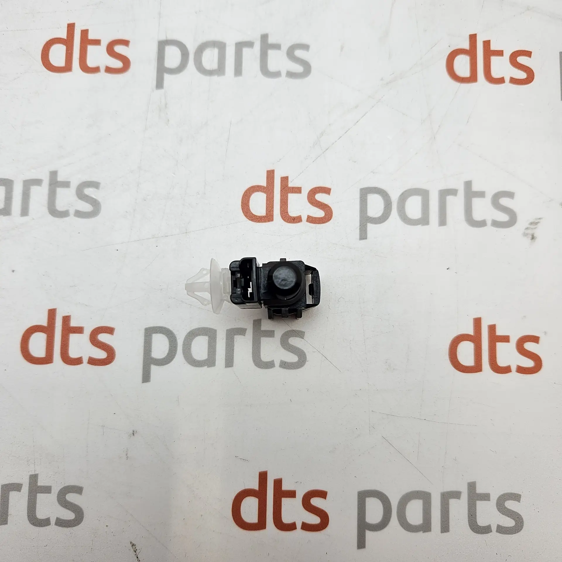 OEM Toyota 8879022131 – Ambient air temperature sensor