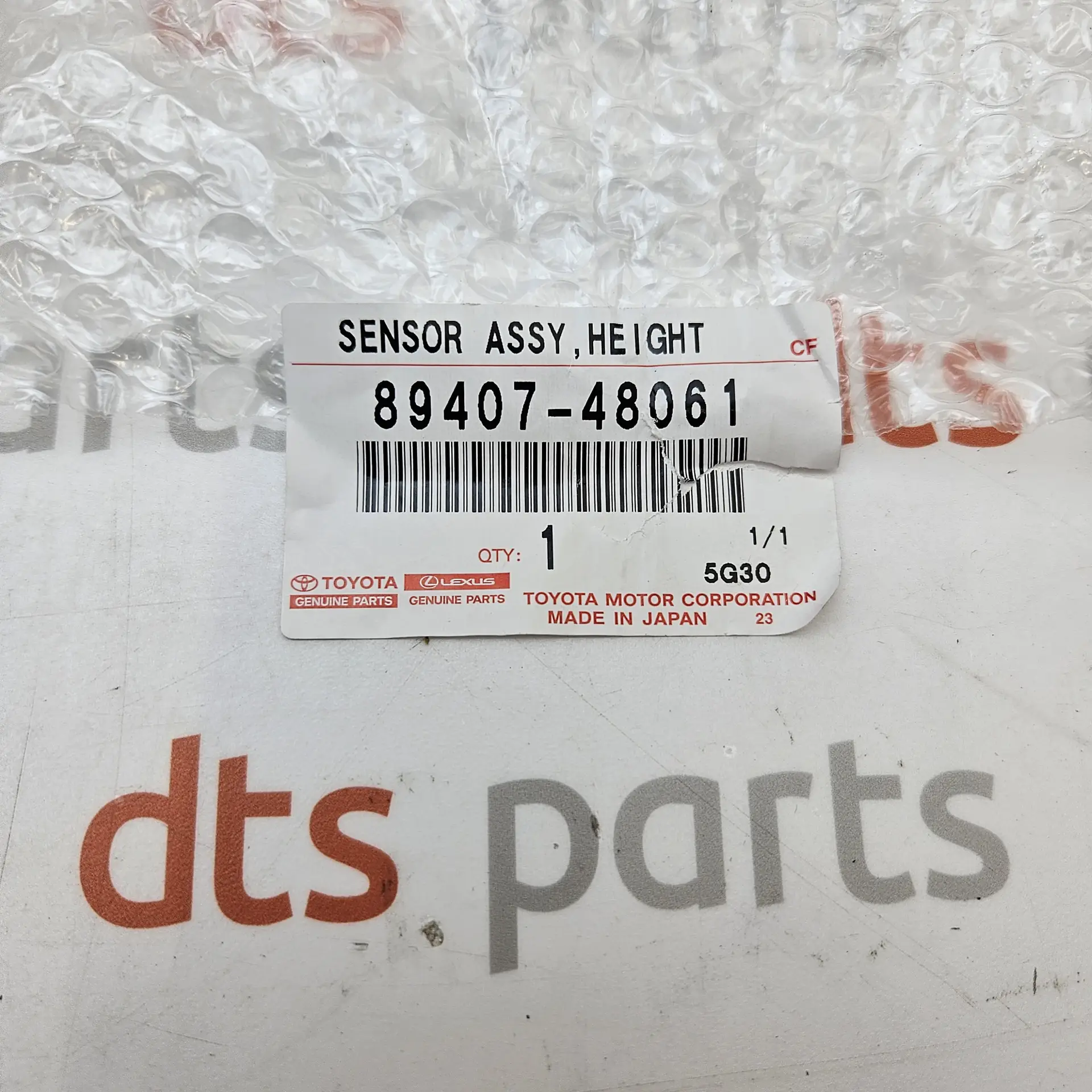 OEM Toyota 8940748061 – Sensor, height control, rear right