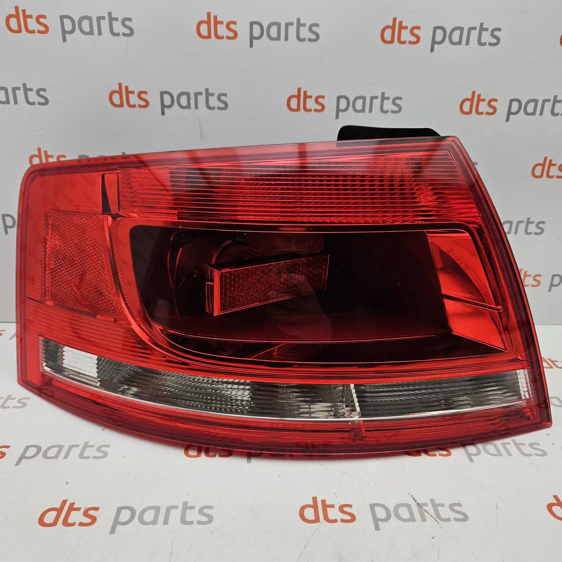 OEM Audi 8H0945095D – Rear Left Tail Light Assembly