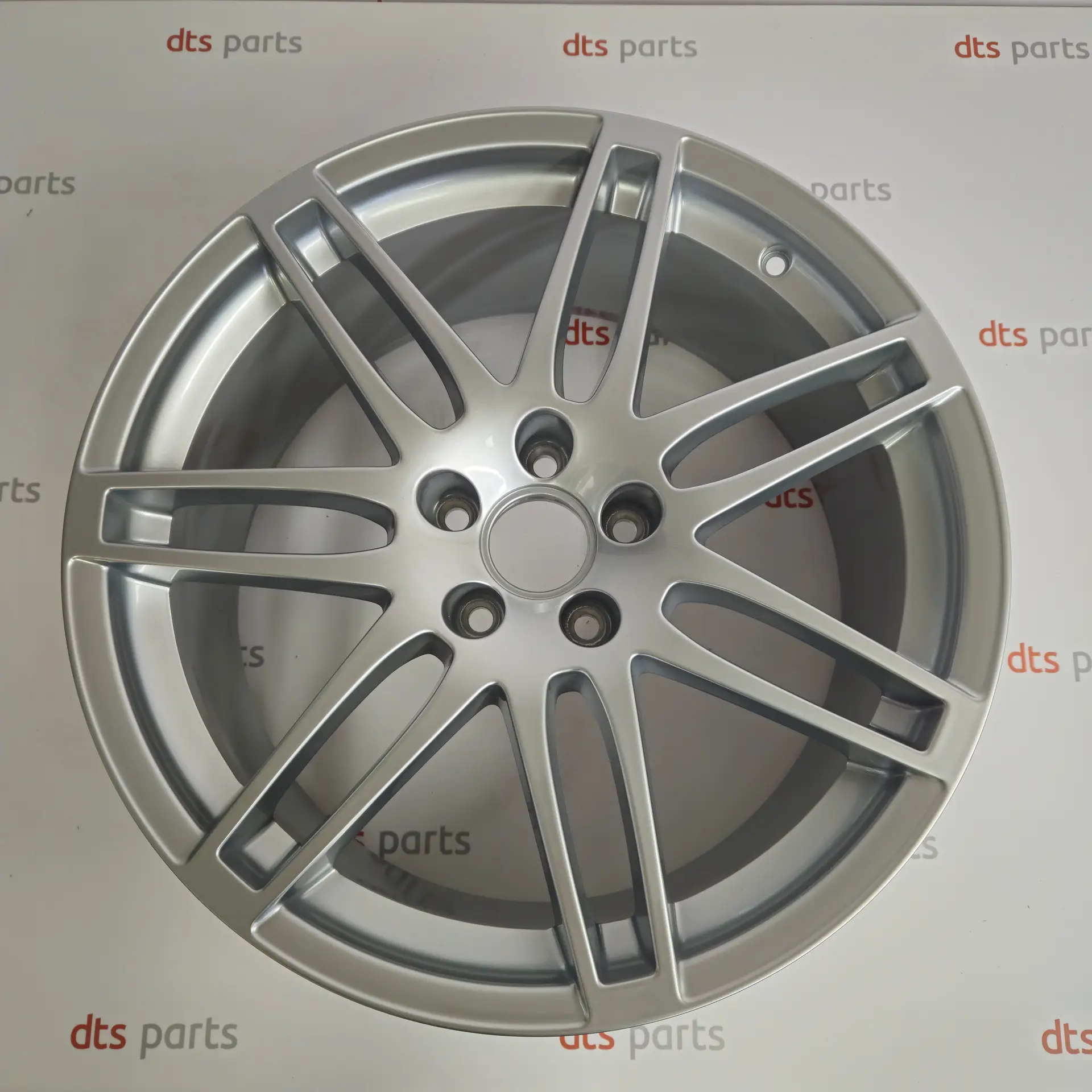 OEM Audi 8K0601025CJ – Aluminium rim R19