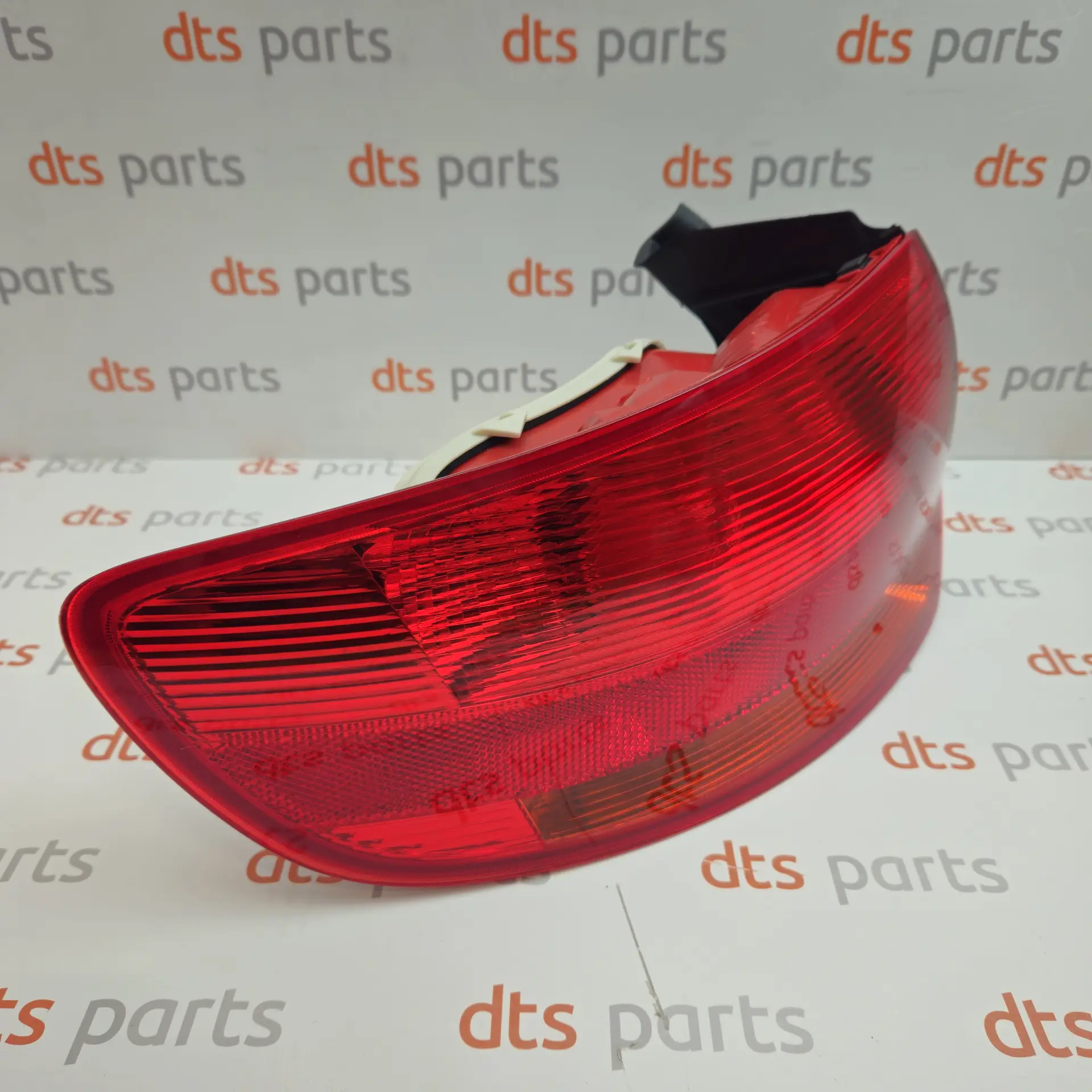 OEM VAG 8P4945095G – Rear taillight