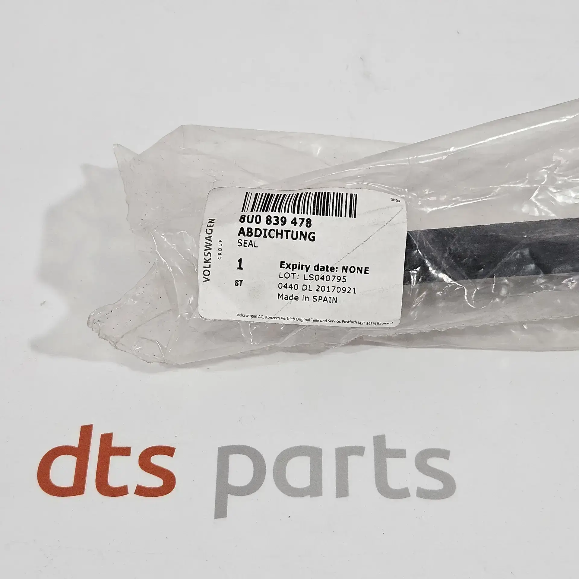 OEM VAG 8U0839478 – Rear right door weatherstrip
