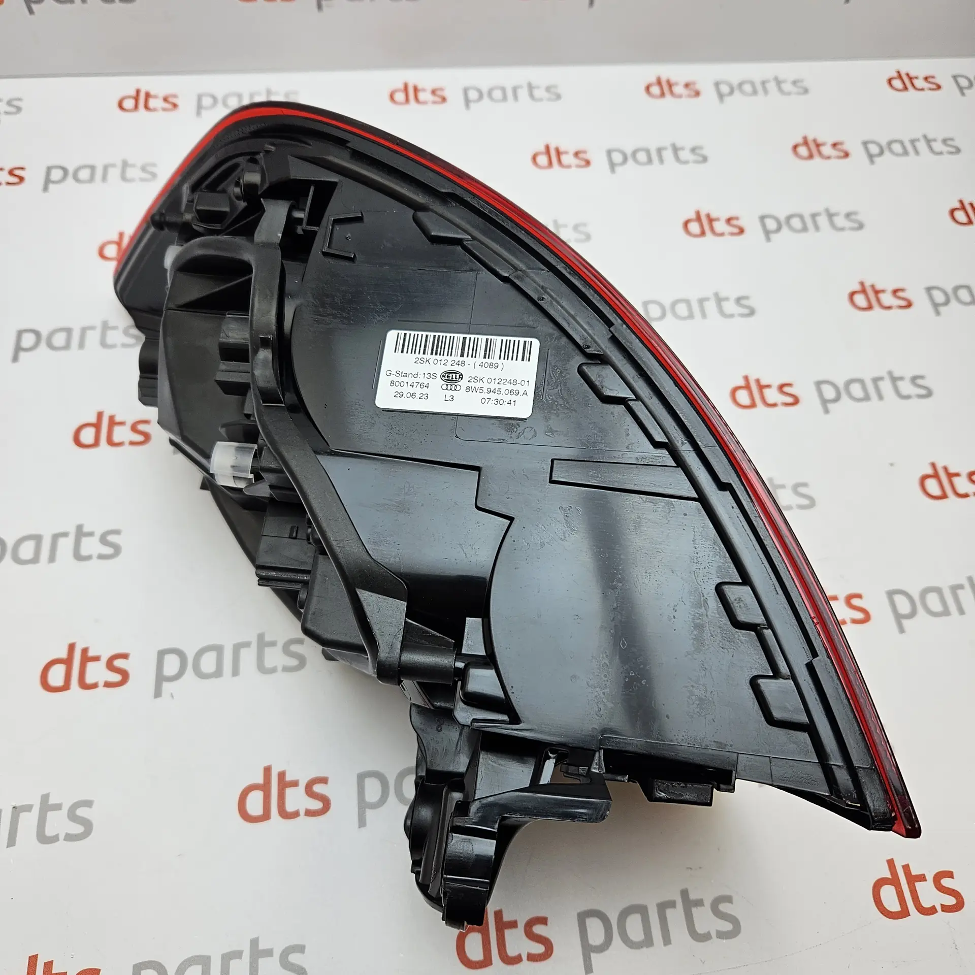 OEM VAG 8W5945069A – Rear left taillight