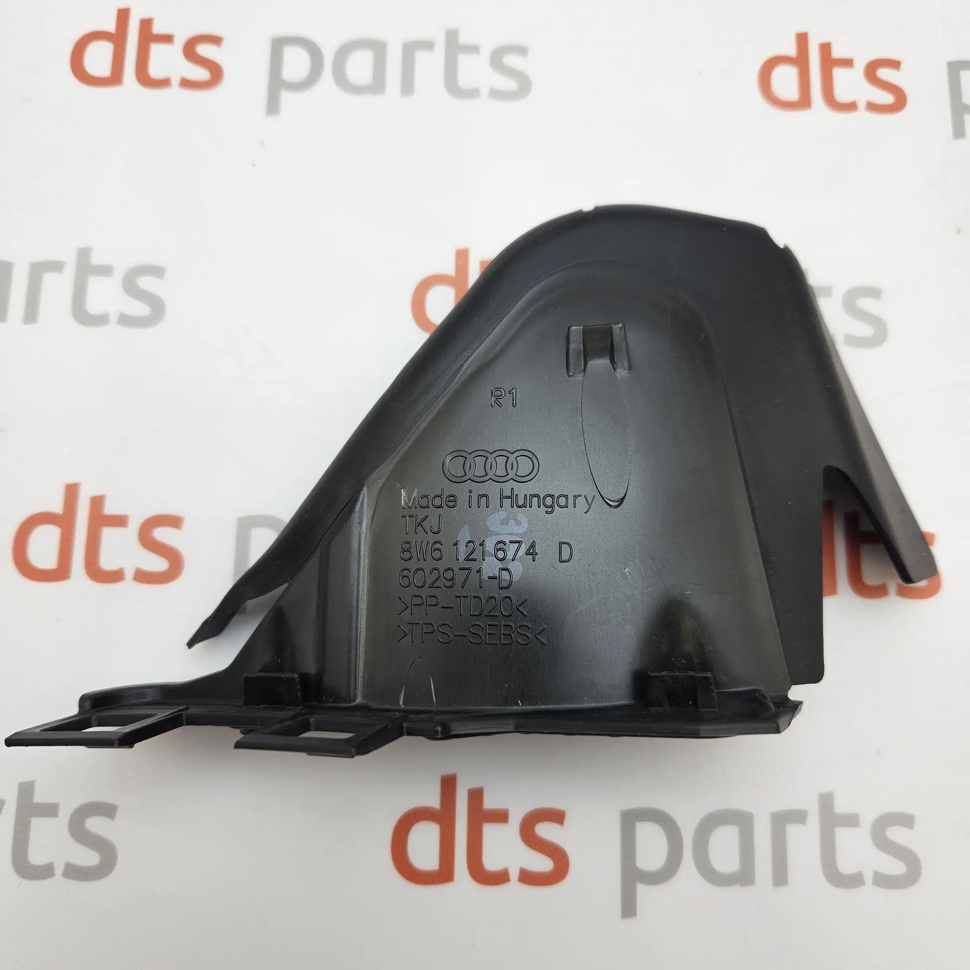 AUDI & VW 8W6121674D