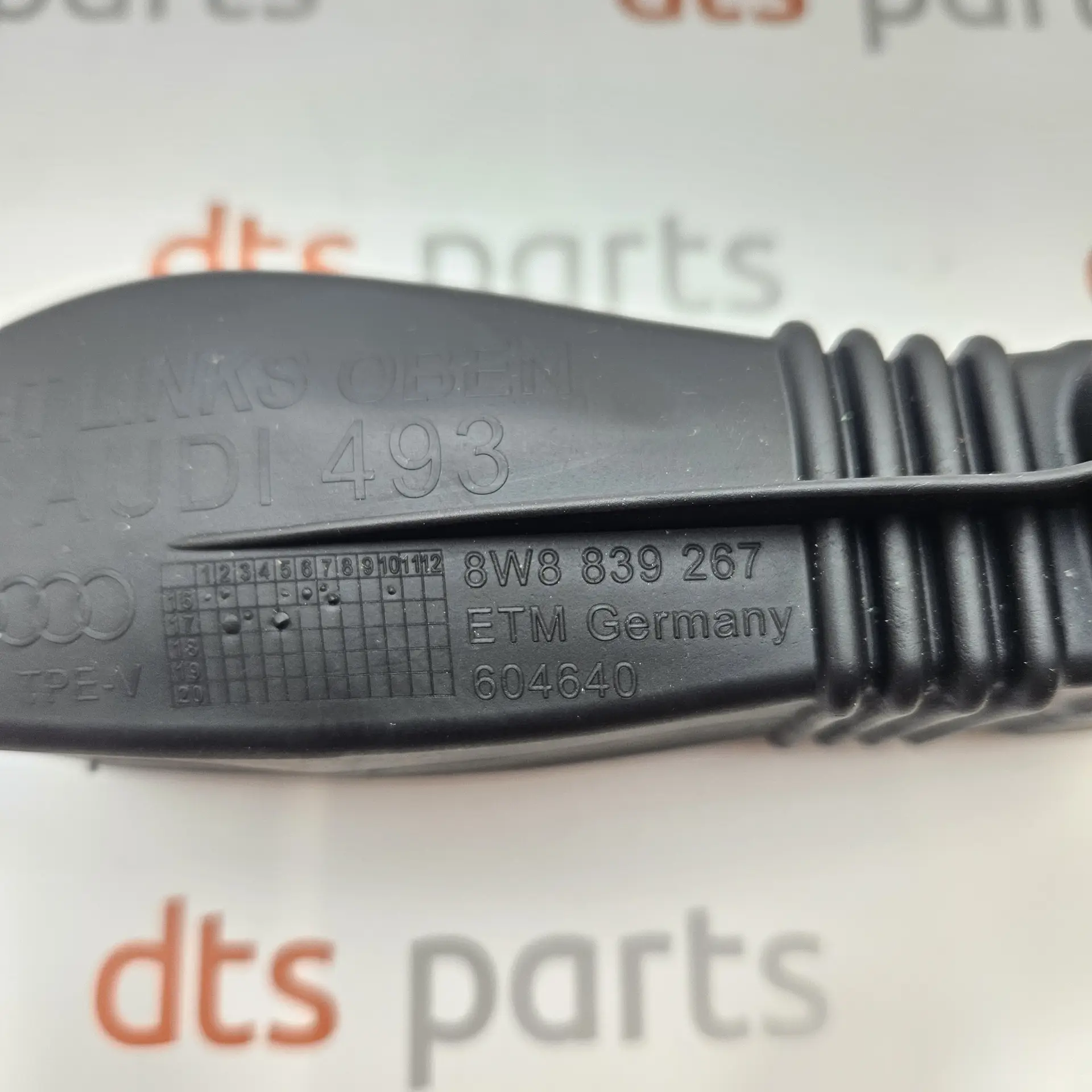 OEM VAG 8W8839267 – Rear right door hinge cover