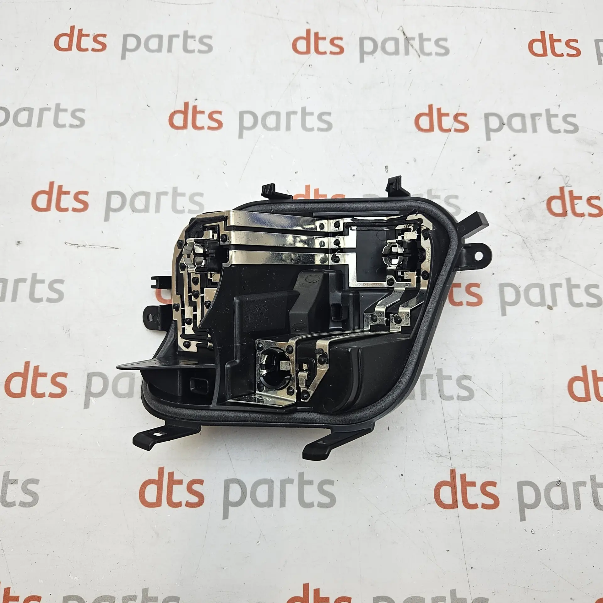 OEM VAG 8W9945258 – Right outer tail light bulb holder circuit plate