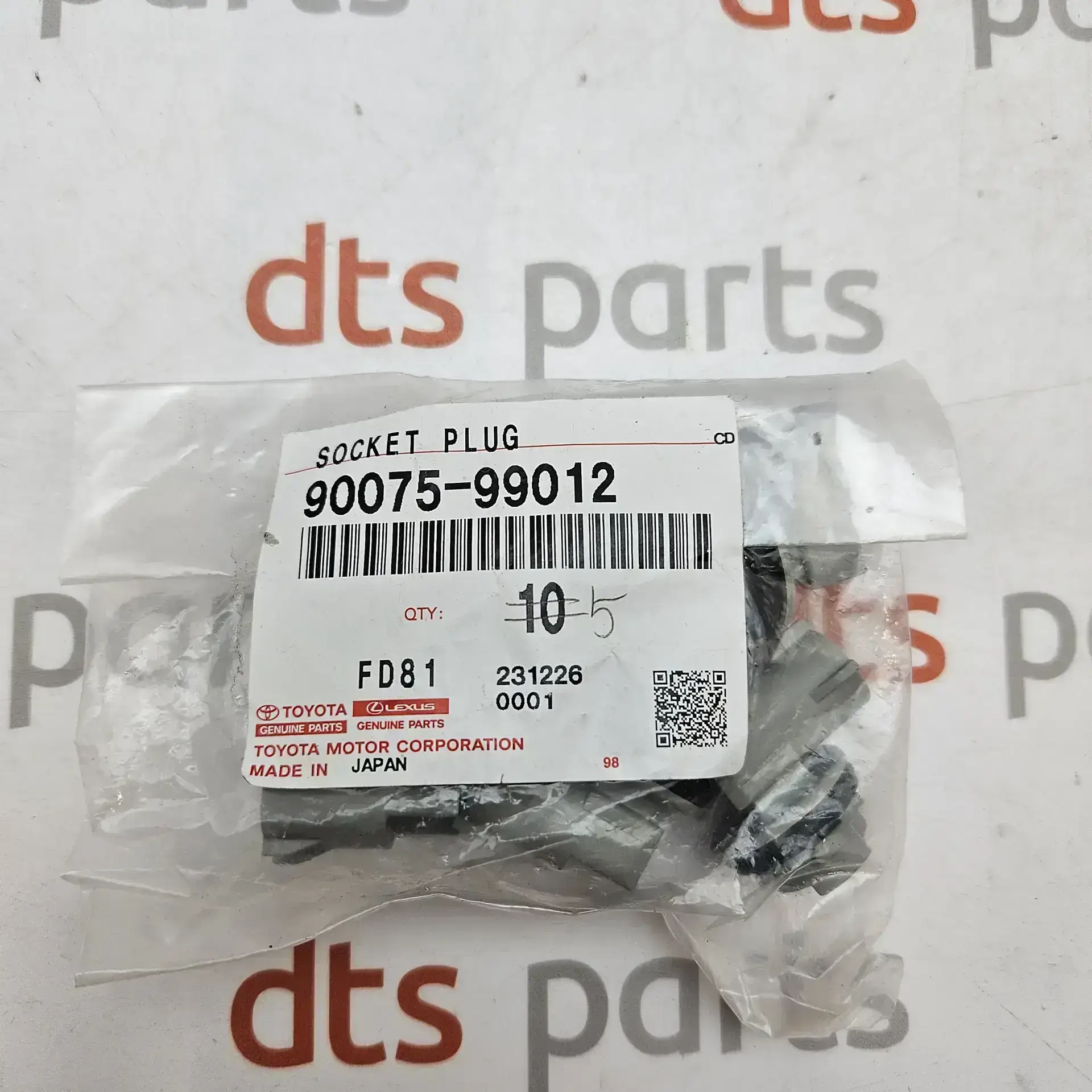 OEM Toyota 9007599012 – Socket Plug, License Plate Lamp,  1989-2006 Toyota