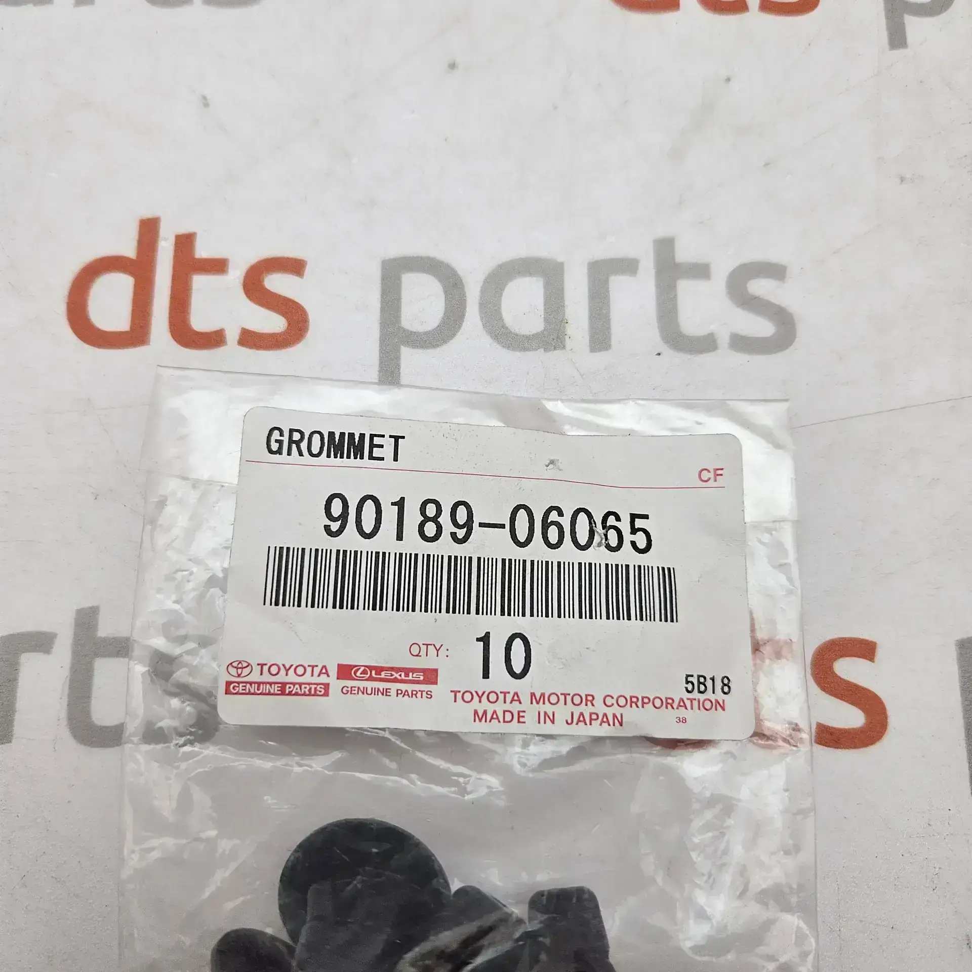 OEM Toyota 9018906065 – Screw grommet, Genuine Toyota