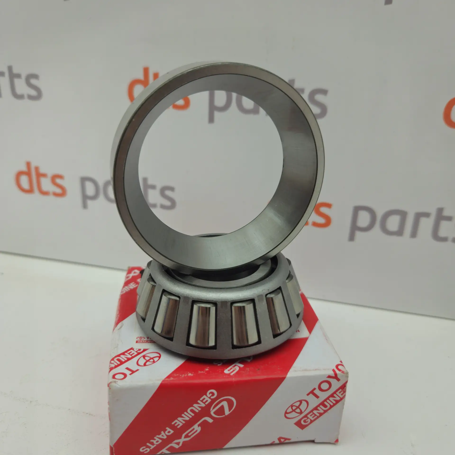OEM Toyota/Lexus 9036630067 – Rear differential front bearing