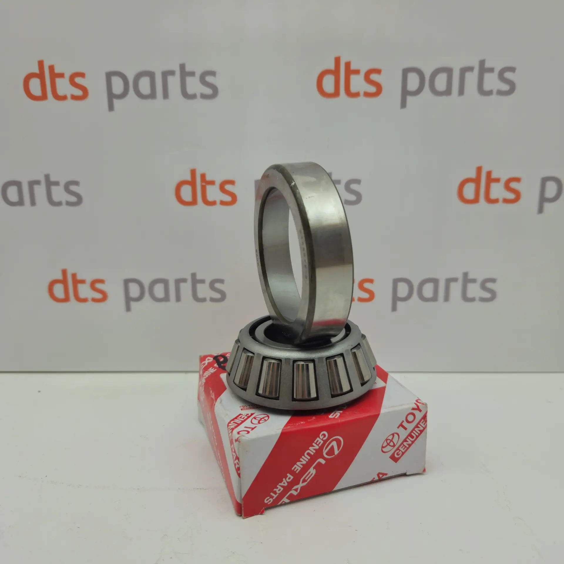 OEM Toyota/Lexus 9036630067 – Rear differential front bearing