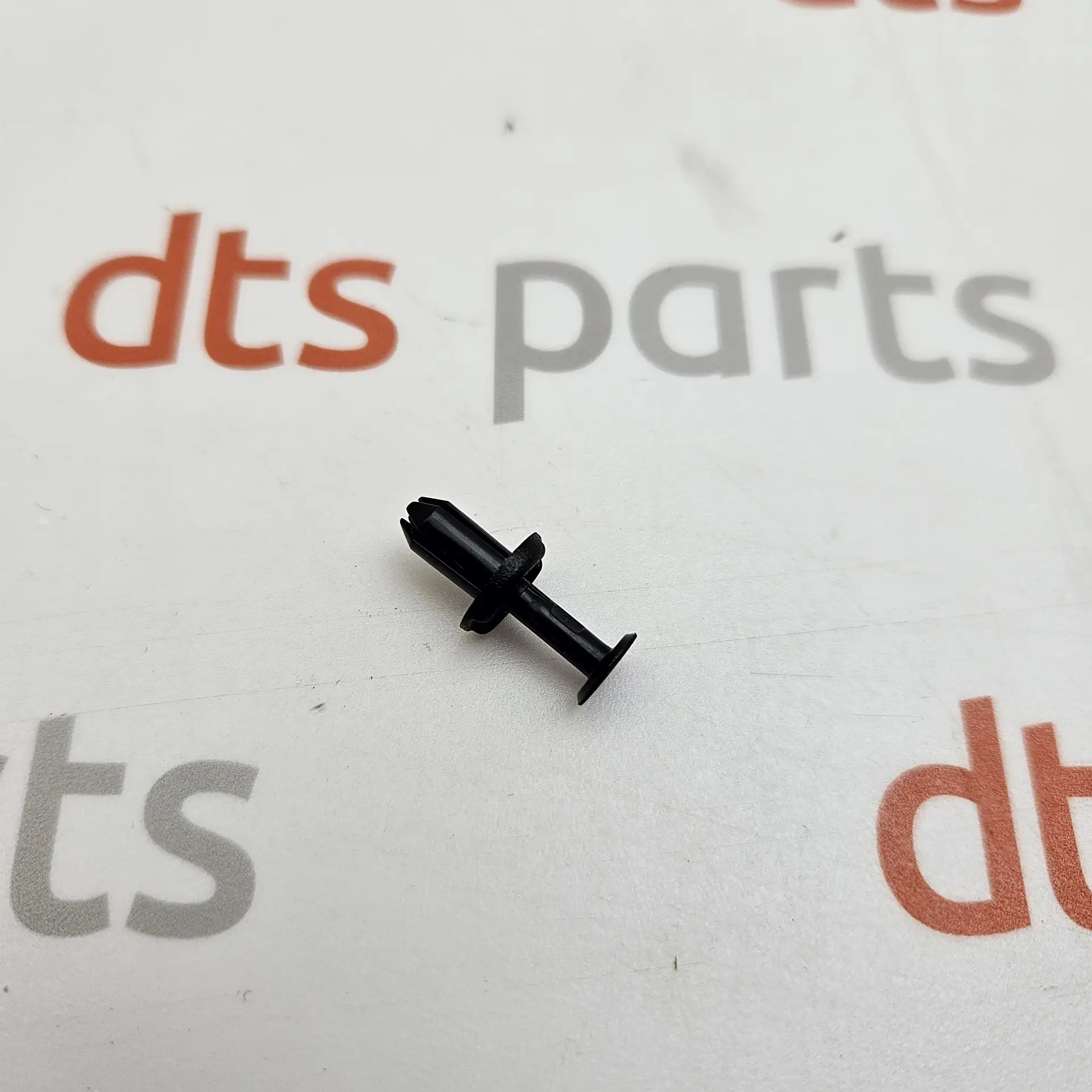 OEM Toyota 9046705170 – Bumper clip, Genuine Toyota