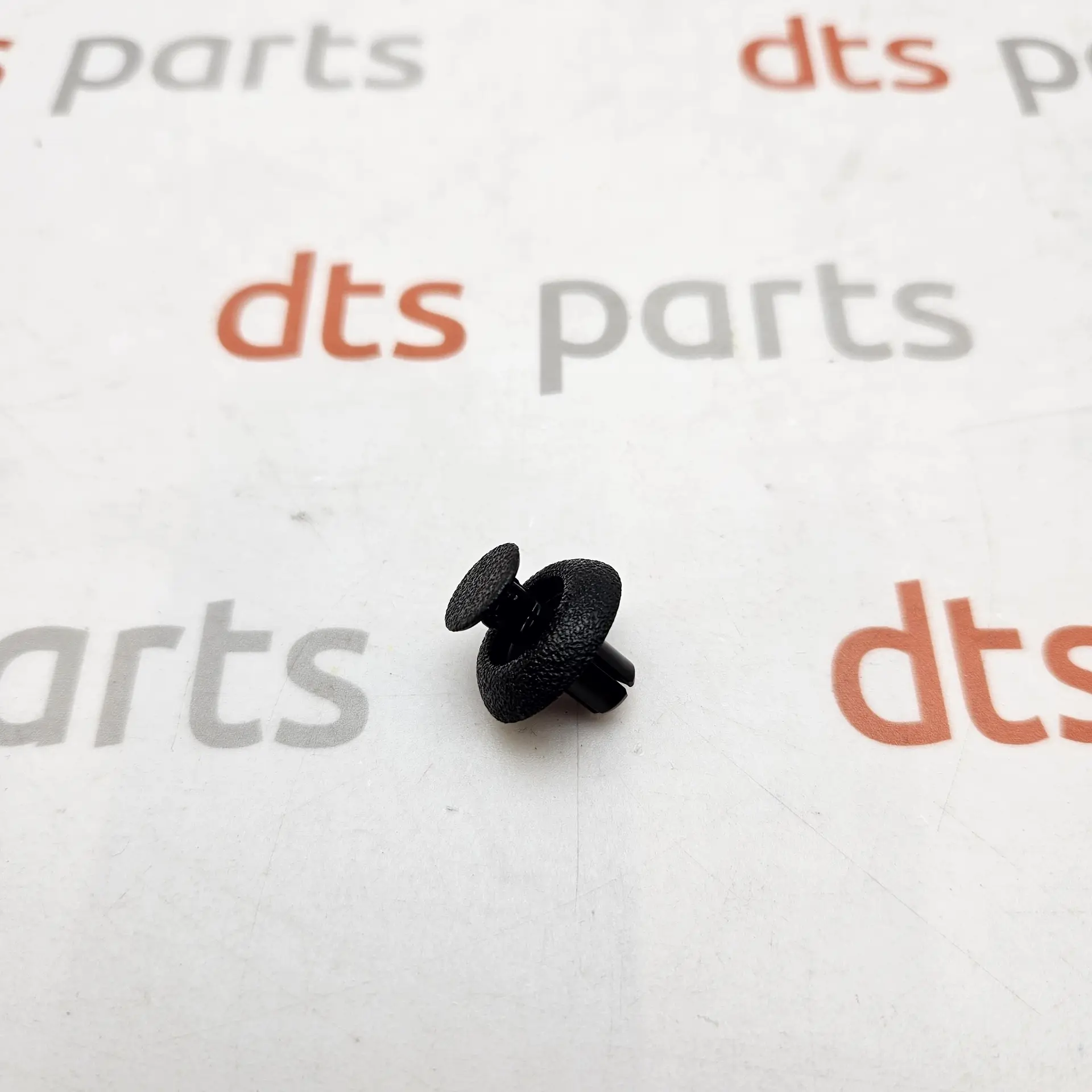 OEM Toyota 9046707217 – Clip Genuine Toyota