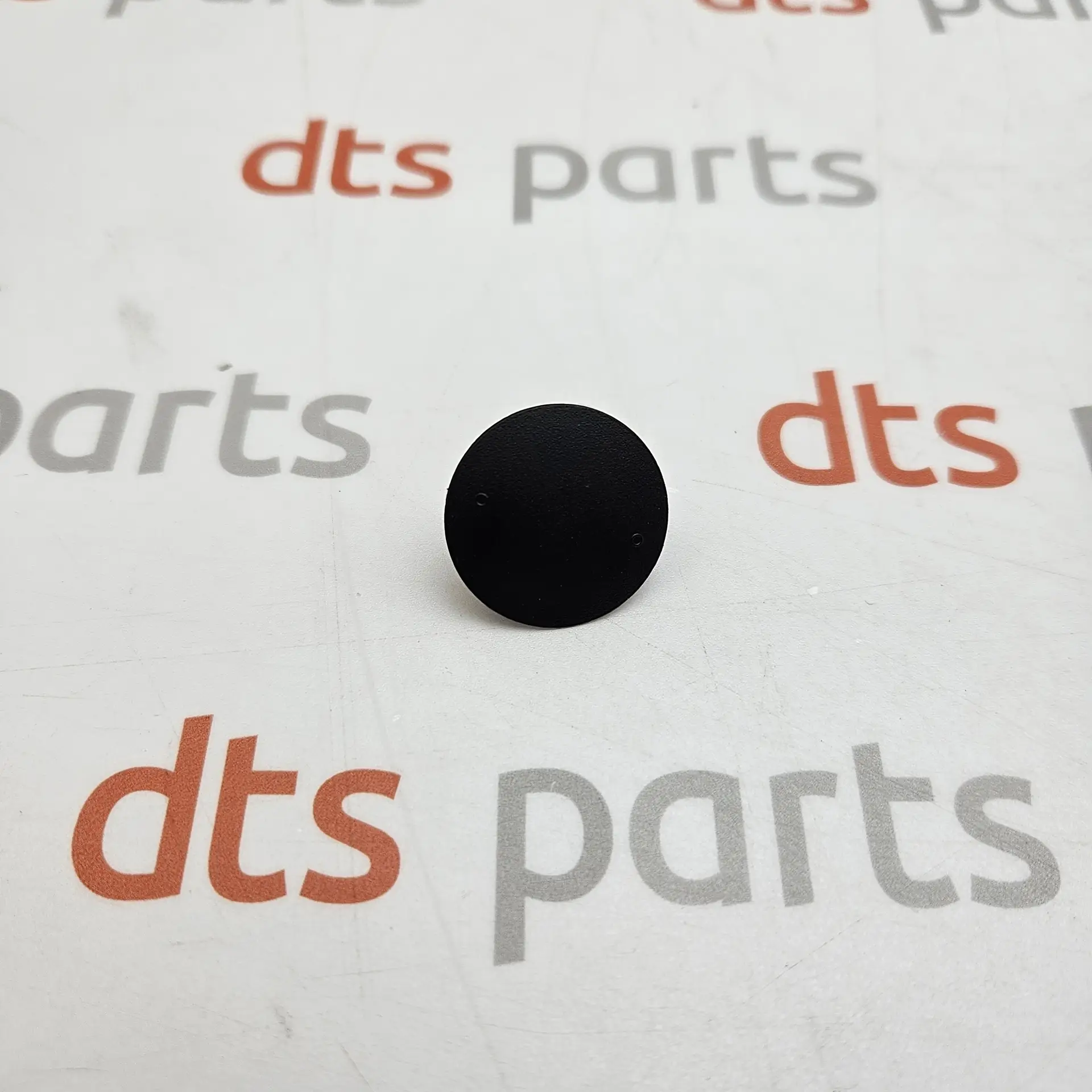 OEM Toyota 9046709050 – Hood insulation retainer clip  9046709050 Genuine Toyota
