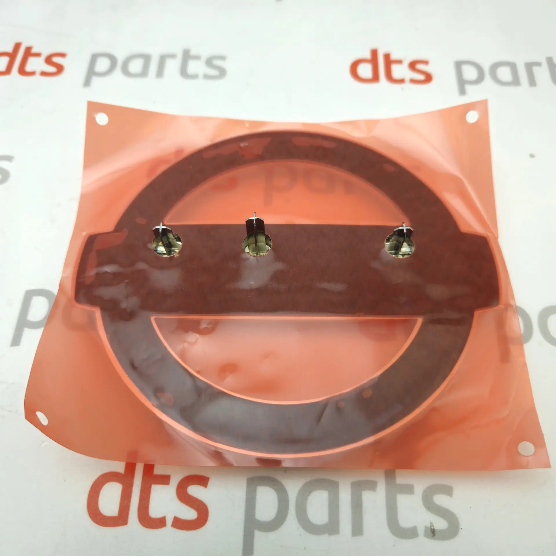 OEM Nissan/Infiniti 908904JA0A – Tailgate emblem