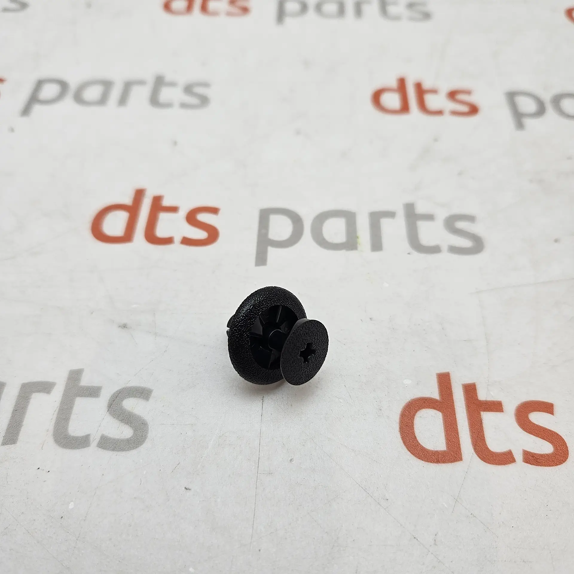 OEM Subaru 909130051 – Clip