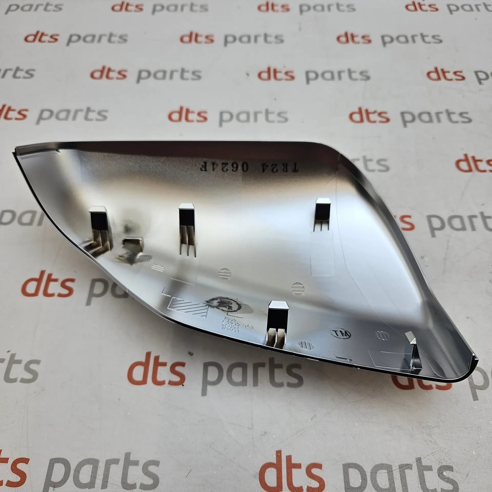 OEM Subaru 91054AN500 – Front left door rear view mirror cover