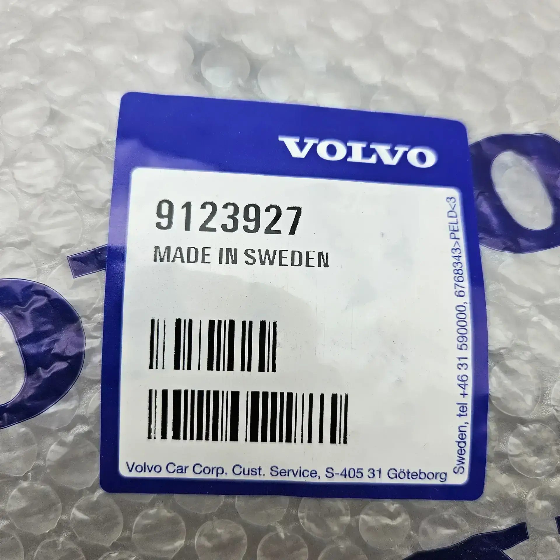 OEM Volvo 9123927 – Headrest (Rear, Outer)