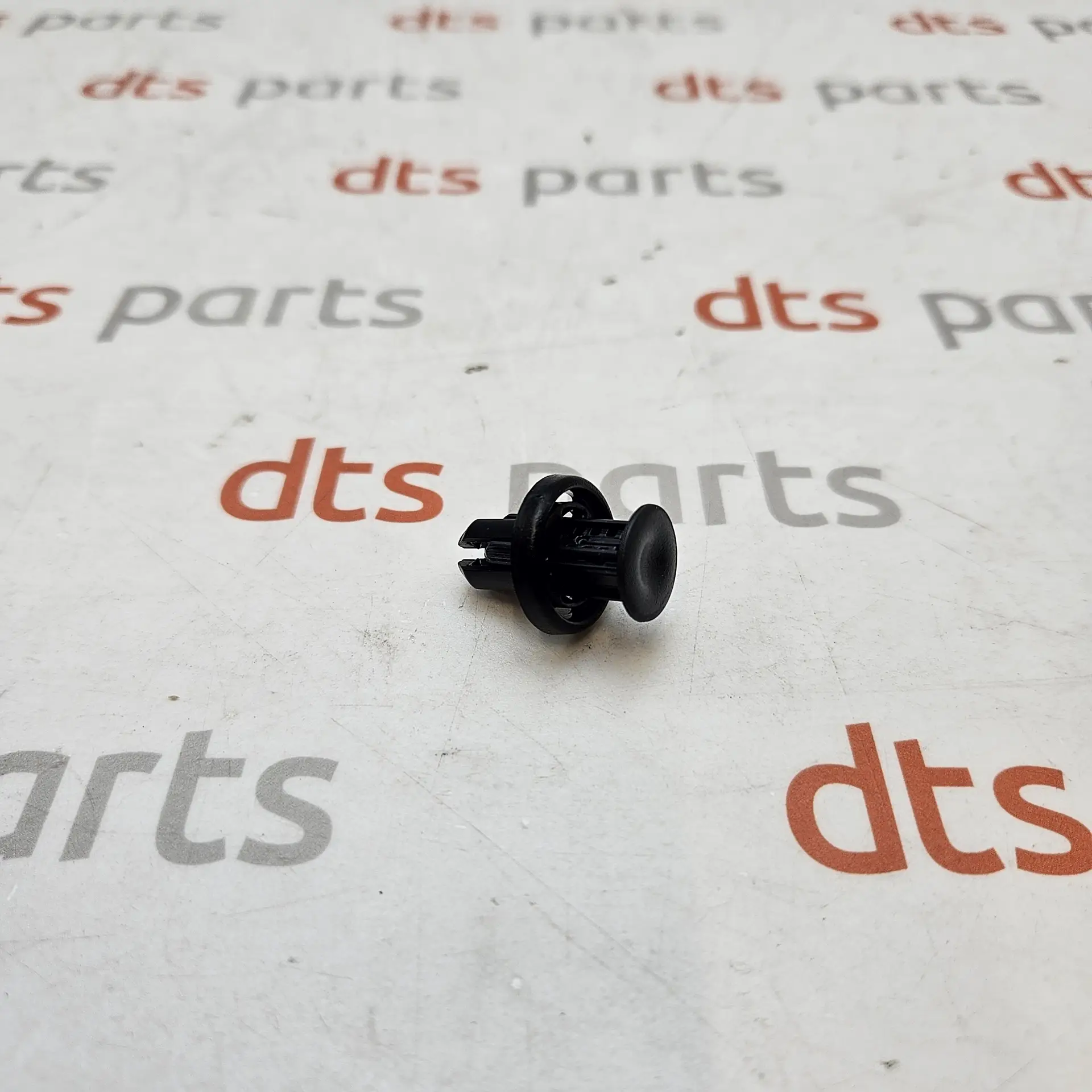 OEM Honda 91505TM8003 – Clip, bumper