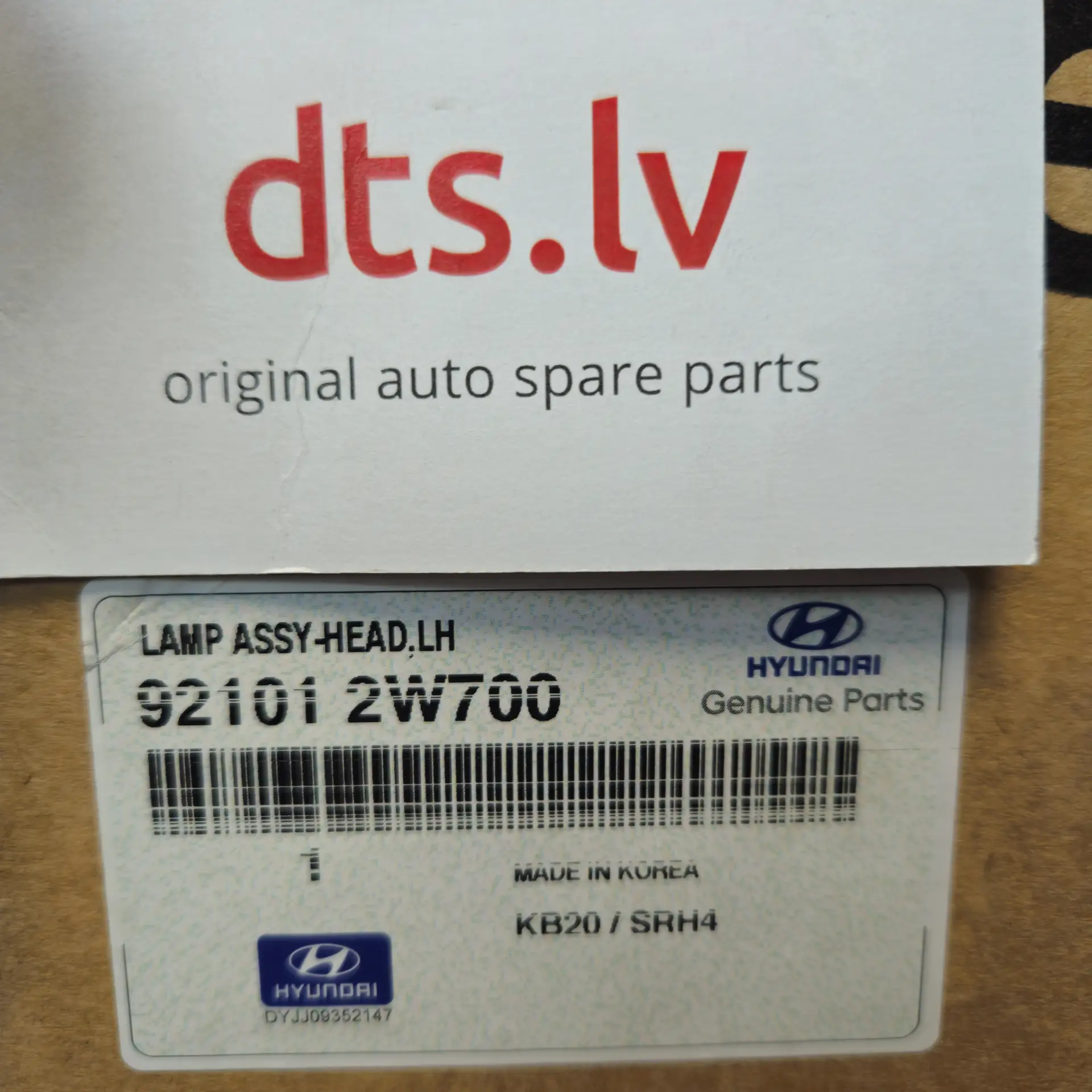 OEM Hyundai 921012W700 – Bi-Xenon Headlight/Headlamp assembly