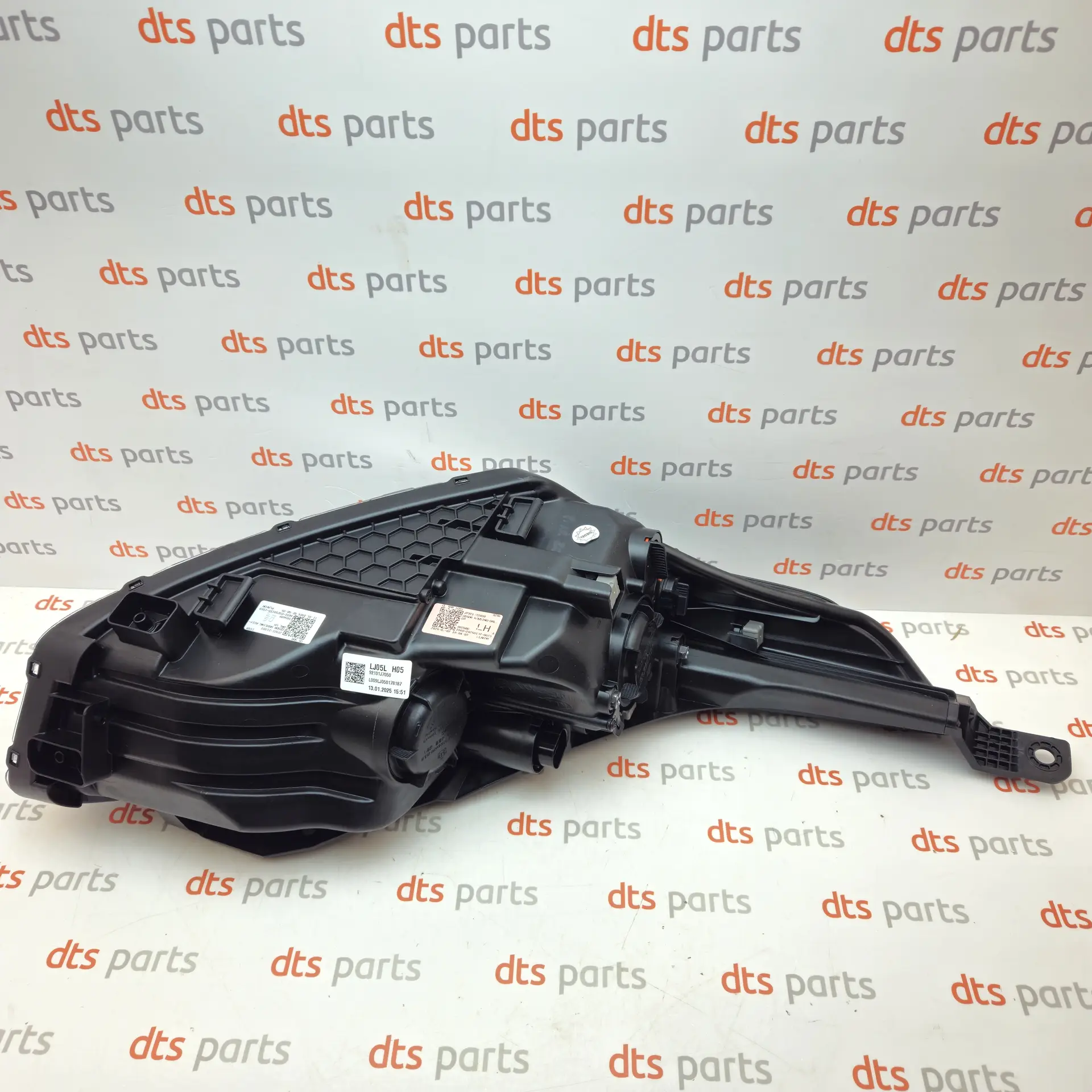 OEM Hyundai 92101J7050 – Front left headlight