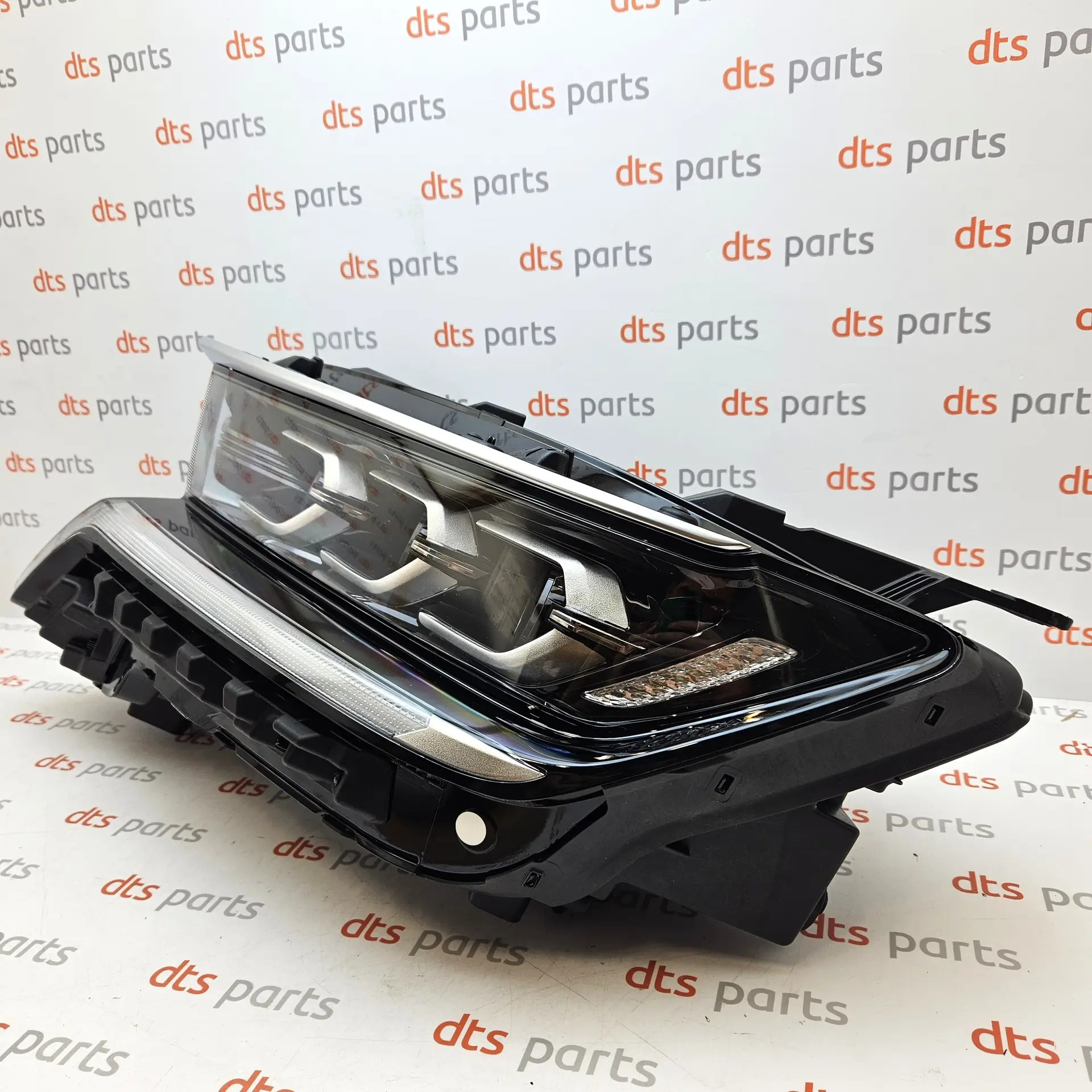 OEM Kia 92101P2120 – Left headlight