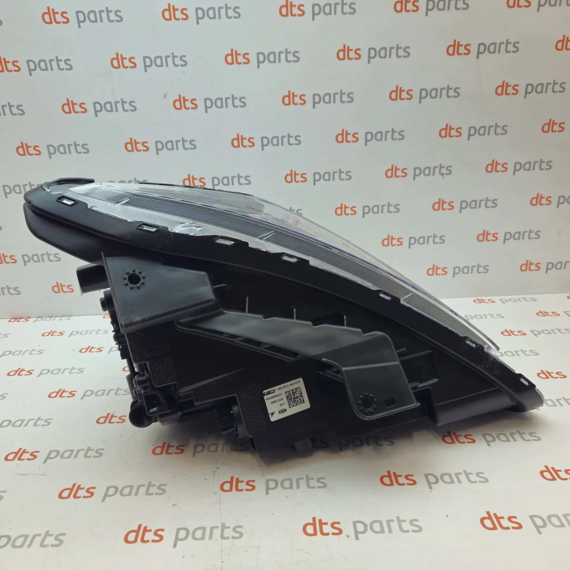 OEM Hyundai 92101Q0600 – Left side front headlight housing assembly