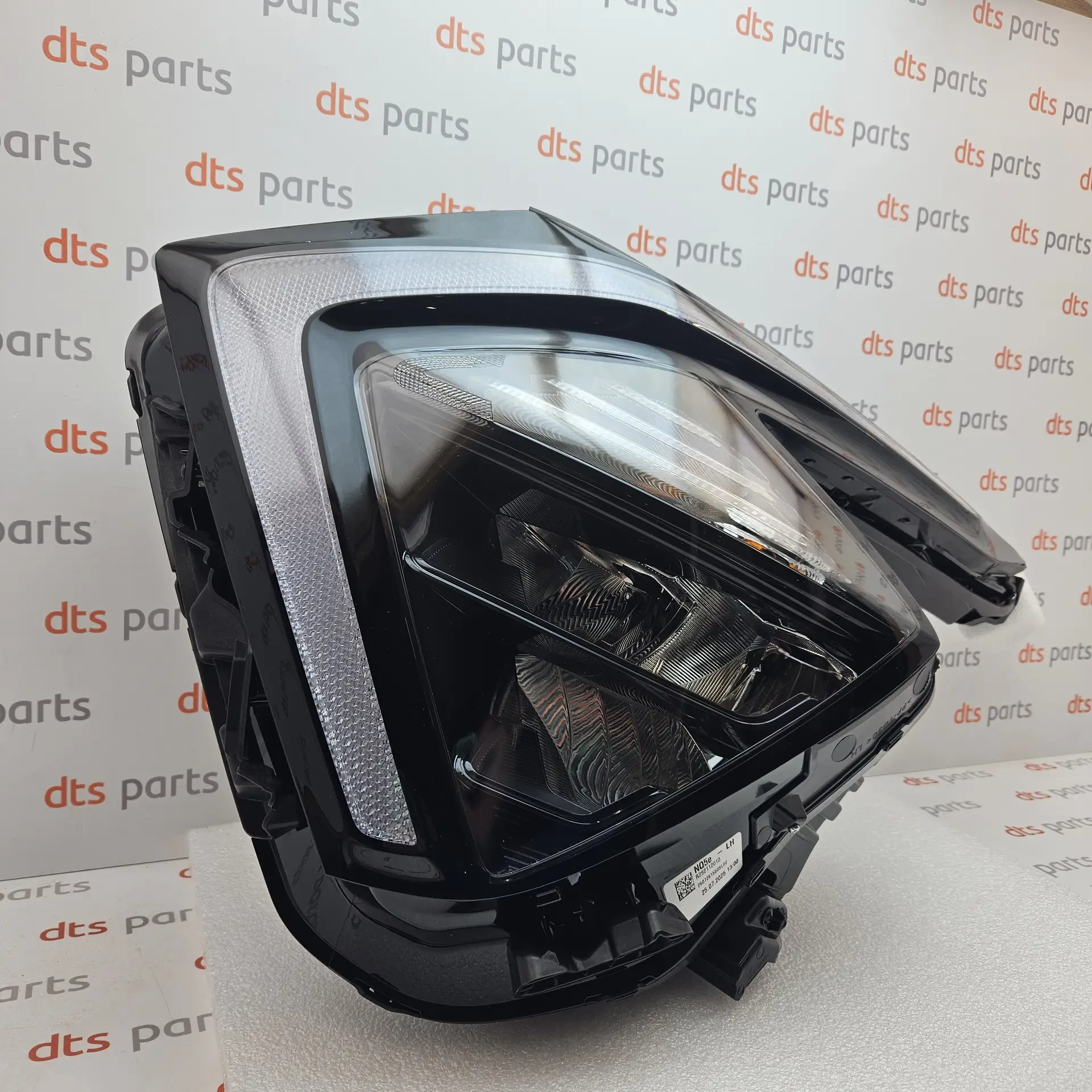OEM Hyundai 92101R2000 – Front left headlight