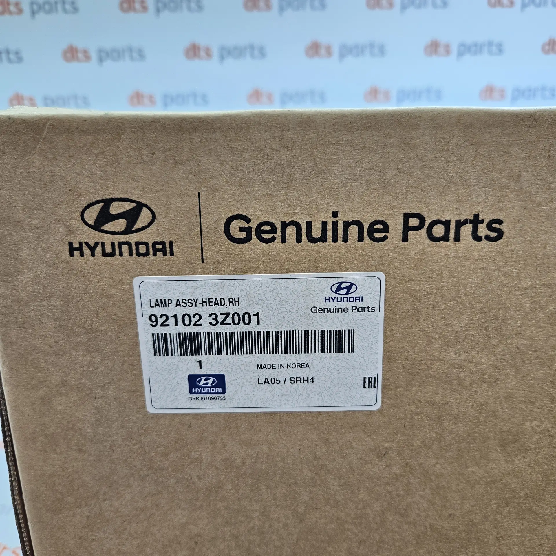 OEM Hyundai 921023Z001 – Front right headlight assembly