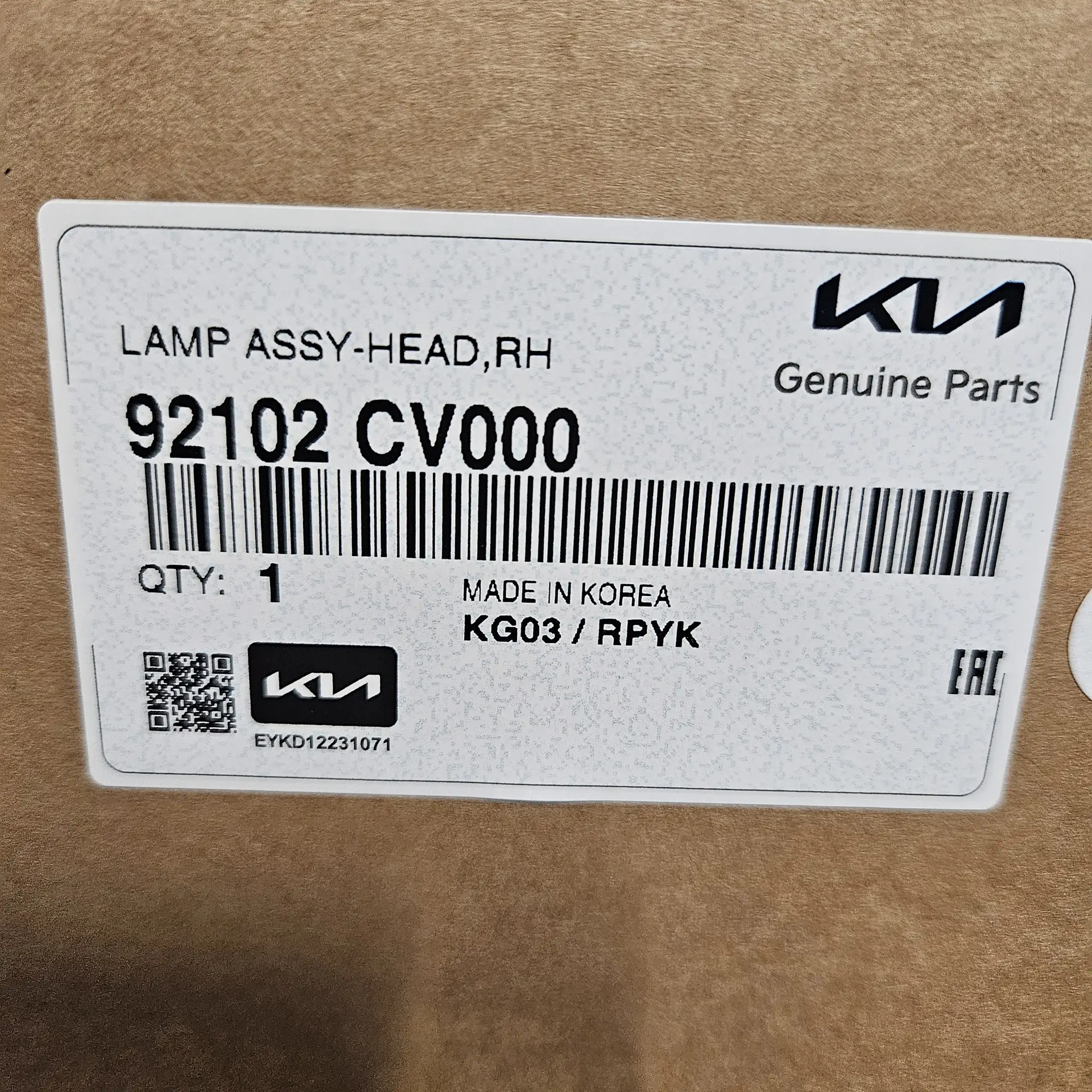 OEM Kia 92102CV000 – Front right headlight