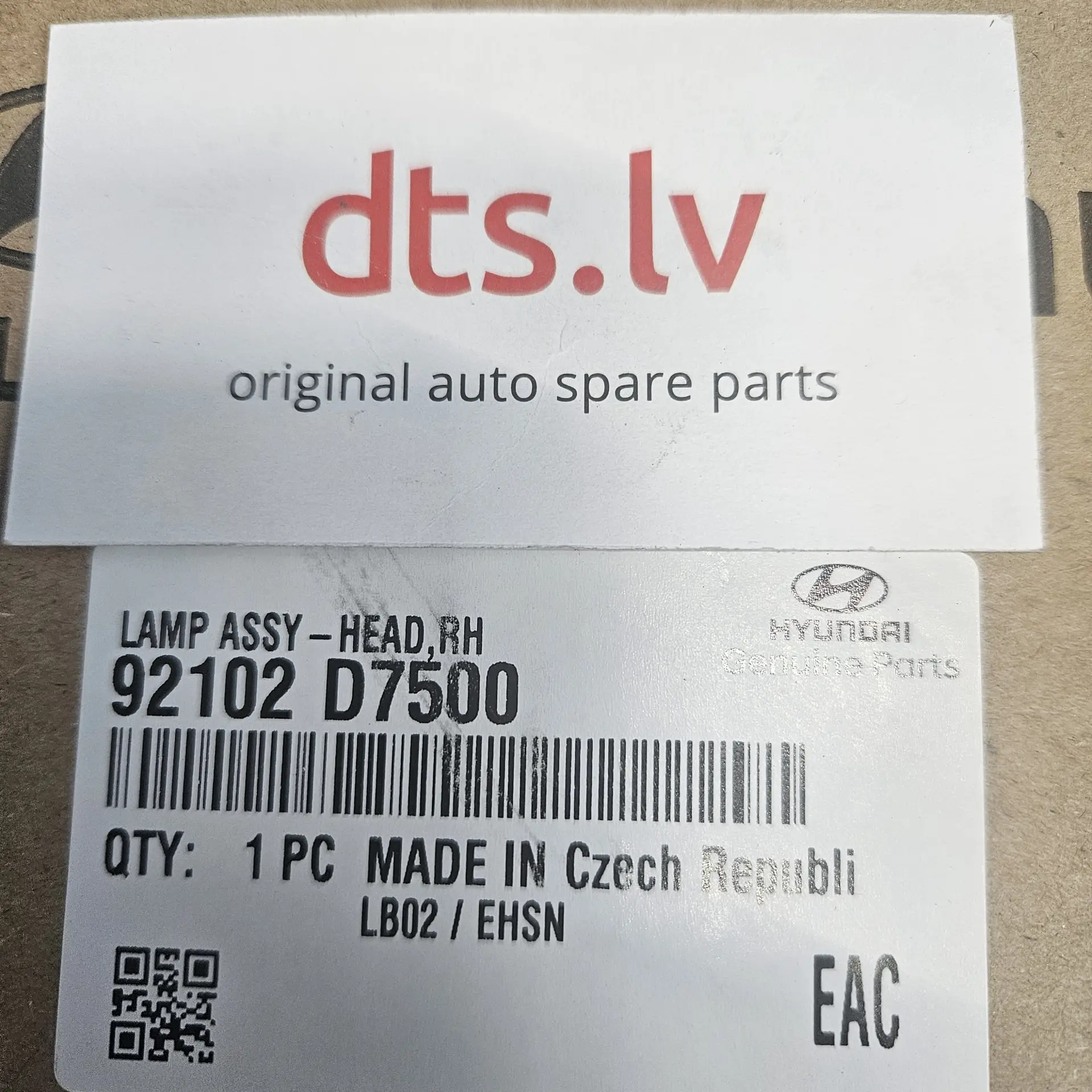 OEM Hyundai 92102D7500 – Front right headlight assembly