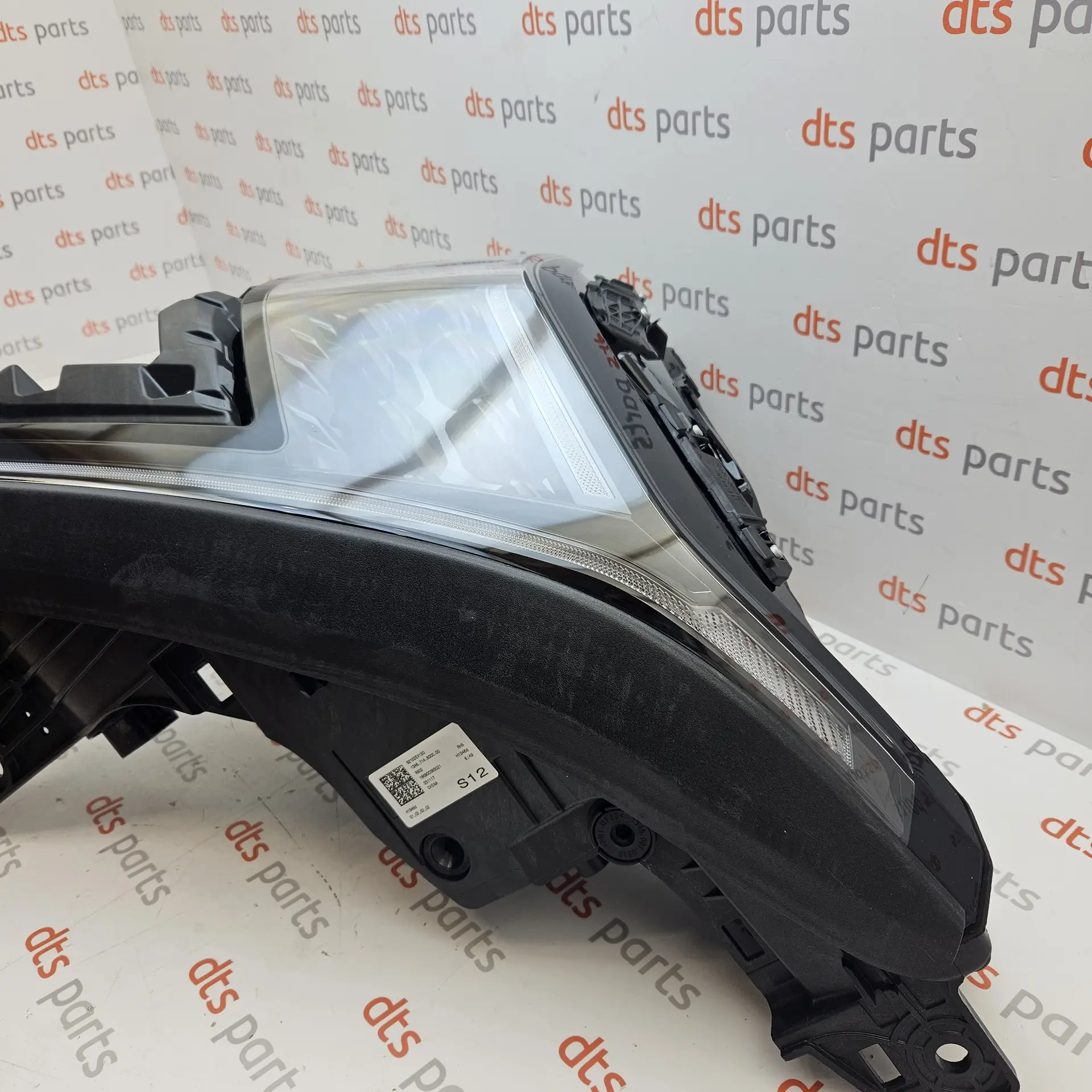 OEM Kia 92102EV120 – Front headlight assembly right-hand side