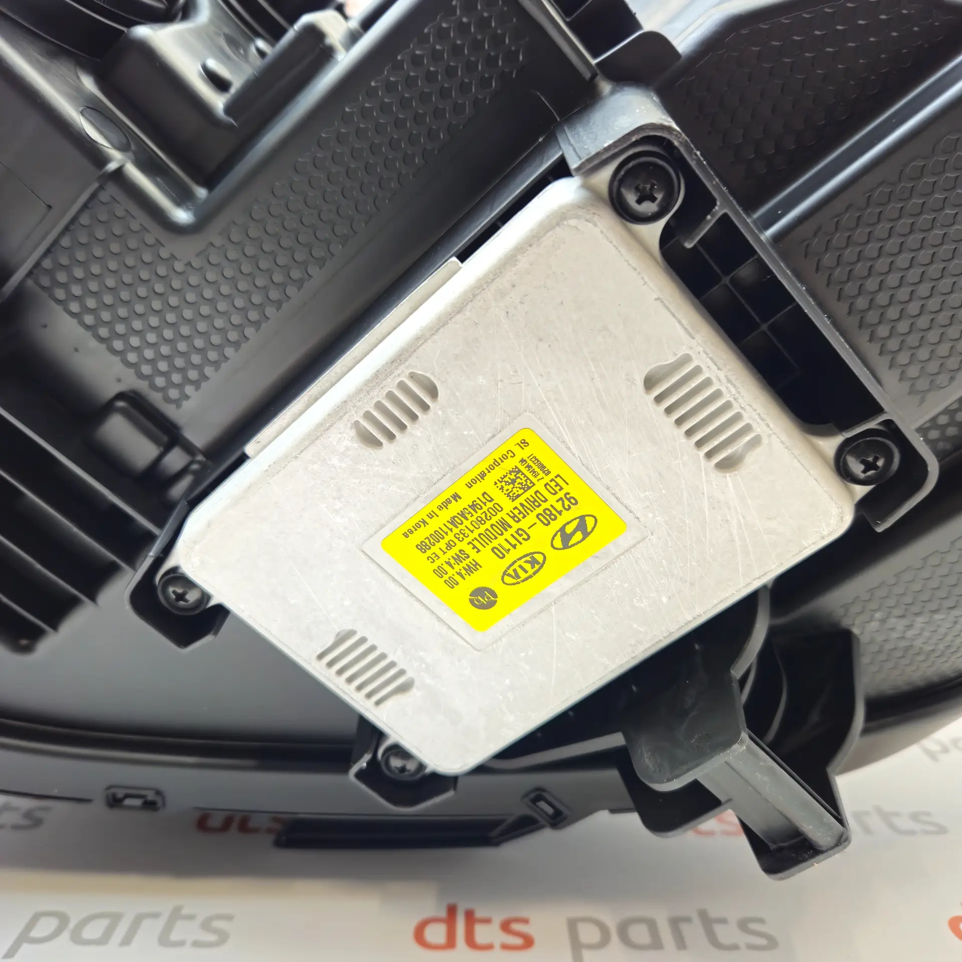OEM Hyundai 92102GI110 – Front right headlight